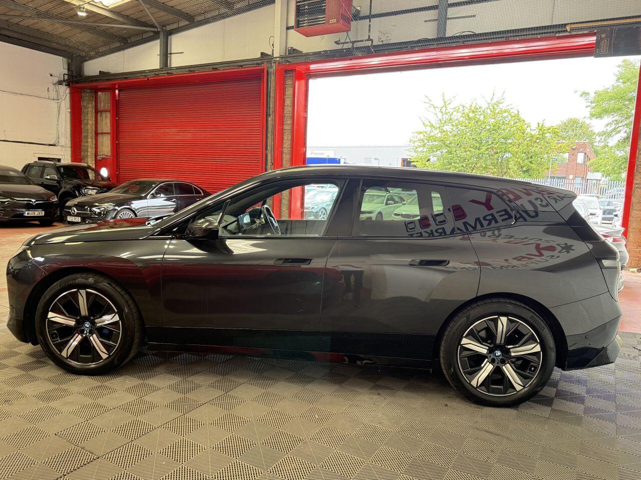 BMW Ix view 5