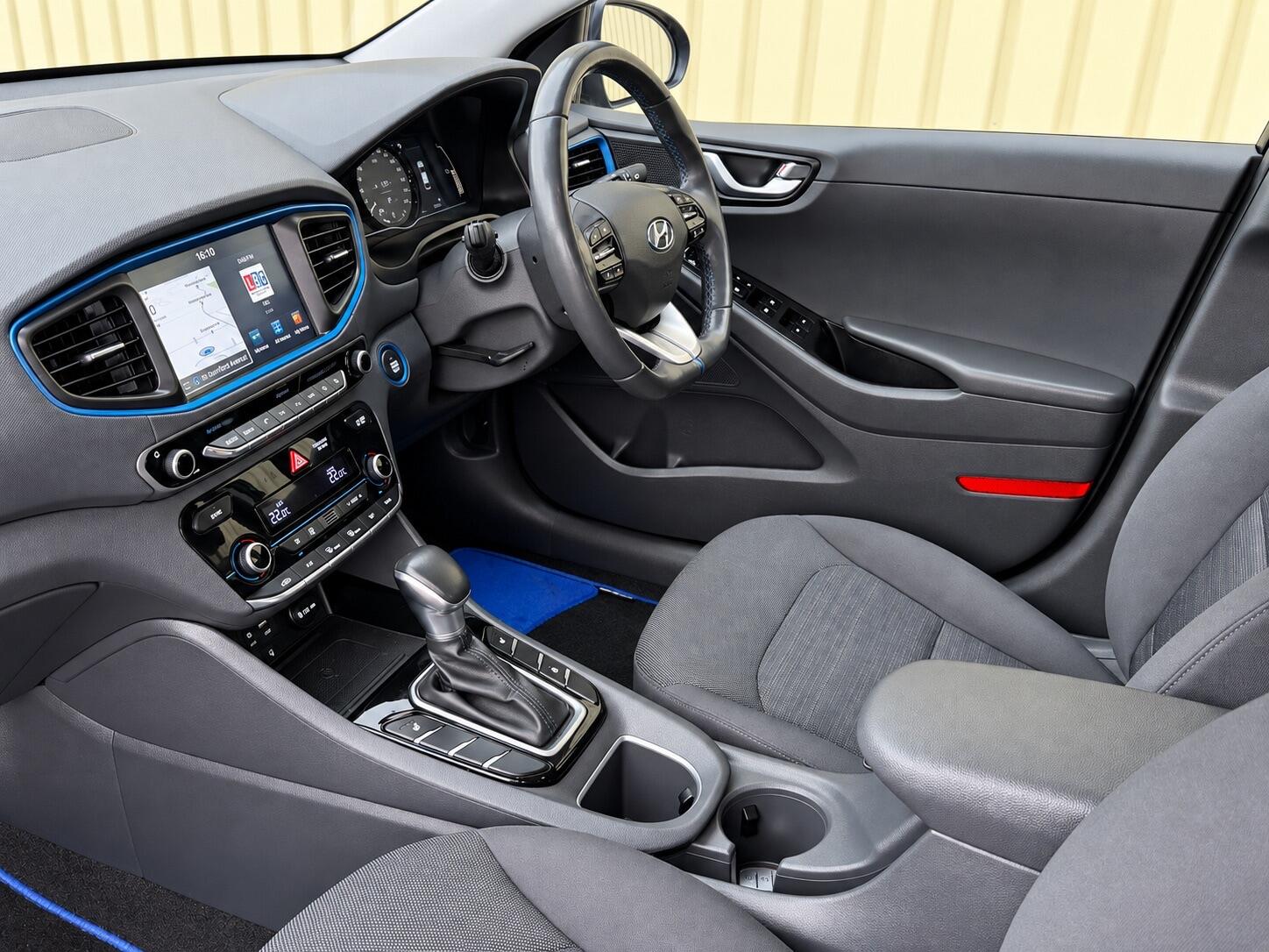 Hyundai Ioniq view 14