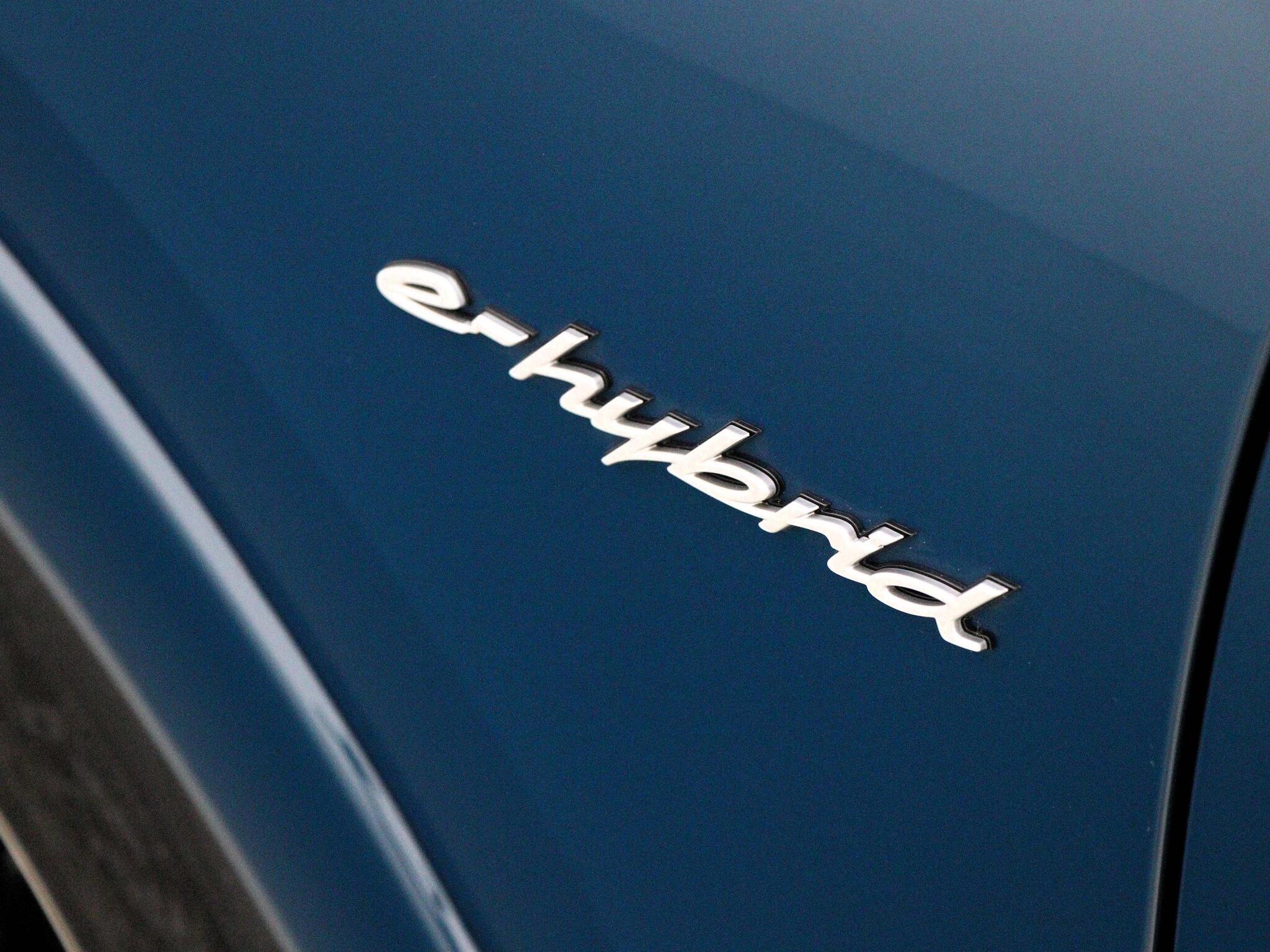 Porsche Cayenne view 48
