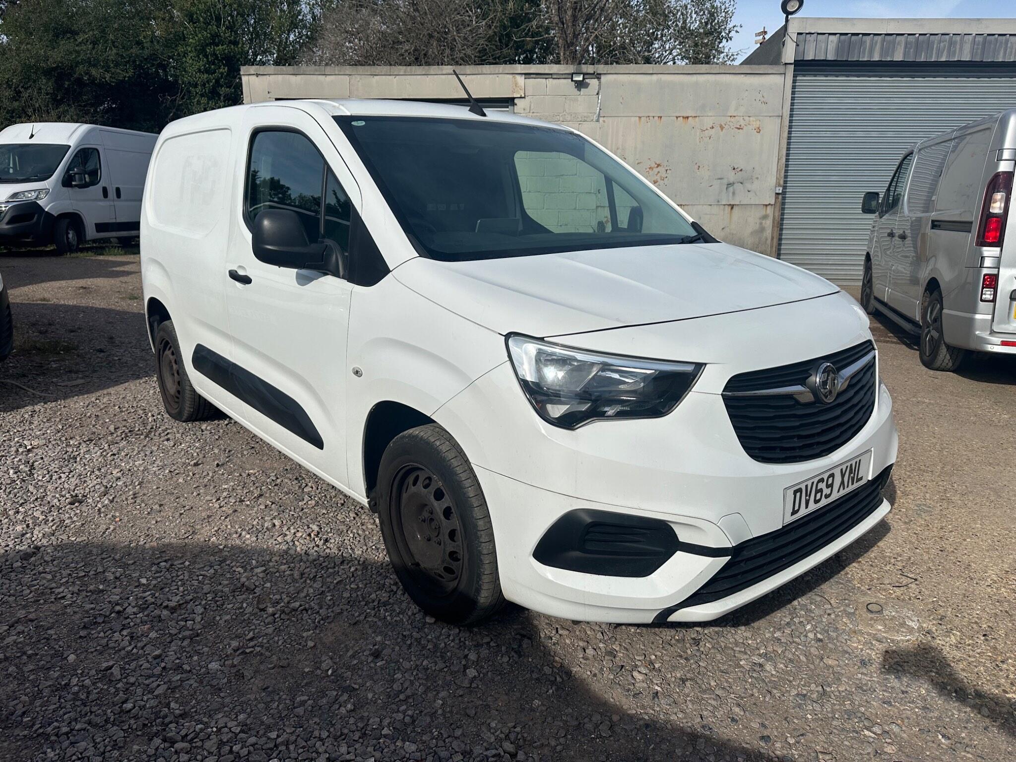 2019 White Vauxhall Combo for sale for £4,495 No VAT in WALTHAM CROSS, HERTFORDSHIRE
