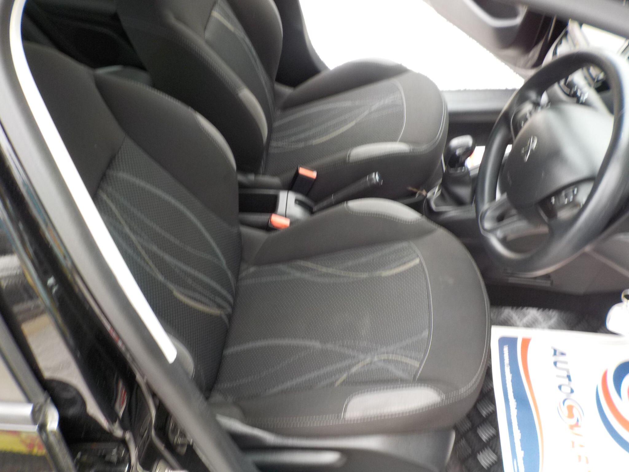 Peugeot 208 1.2 VTi PureTech Active Euro 5 5dr