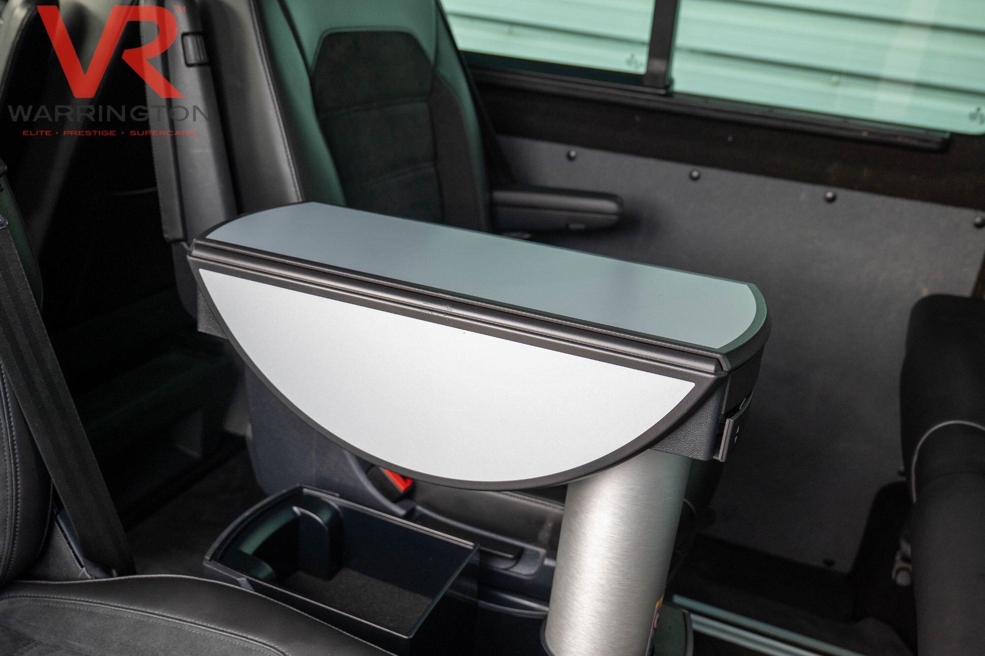 Volkswagen Transporter view 12