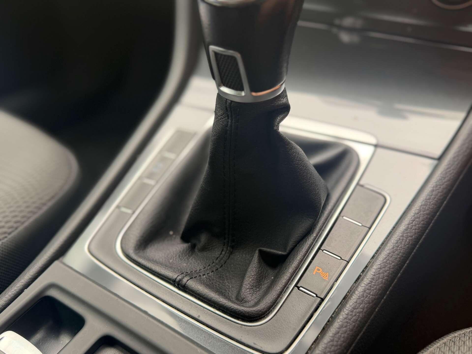 Volkswagen Golf view 15