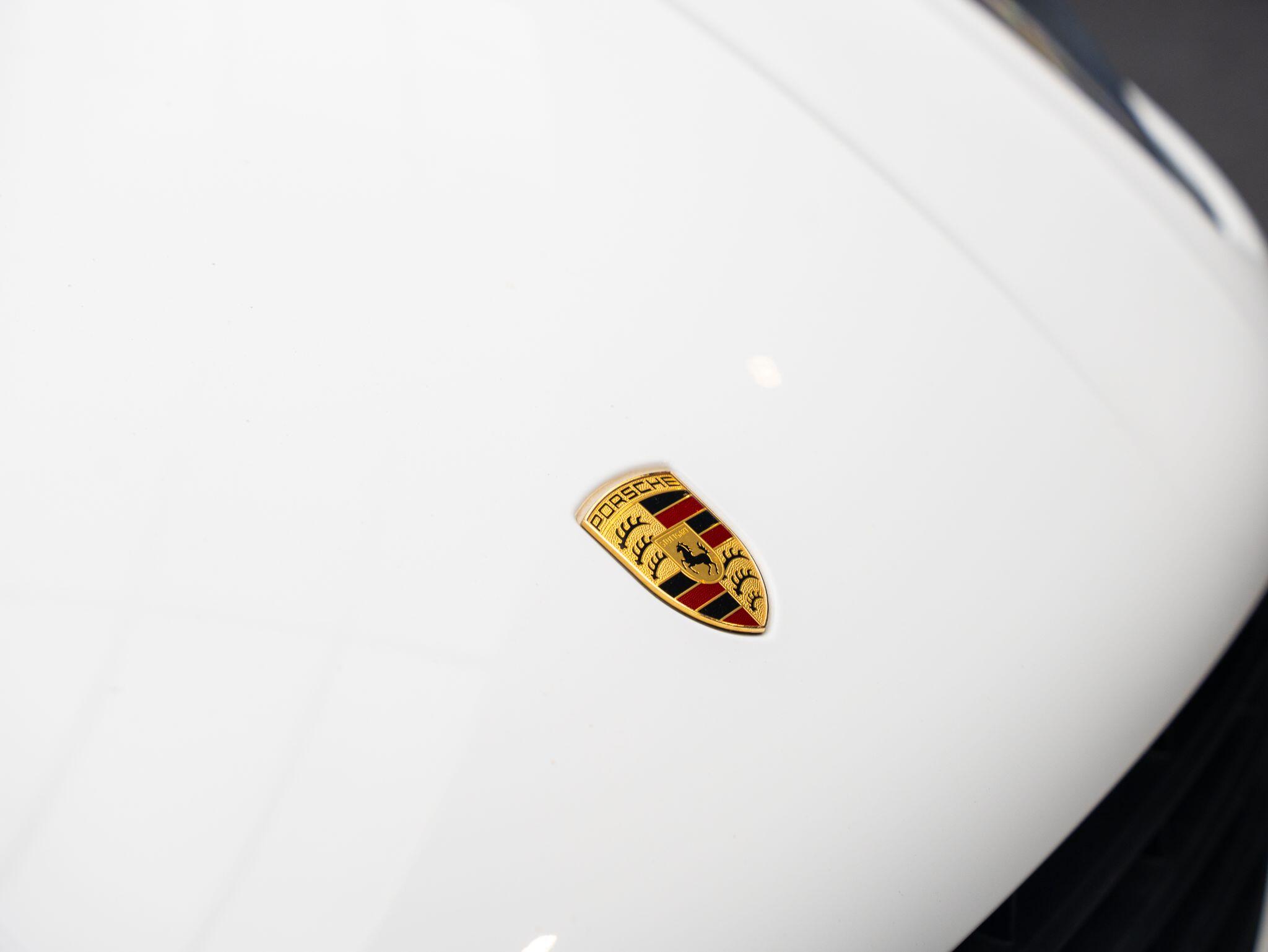 Porsche Macan view 25
