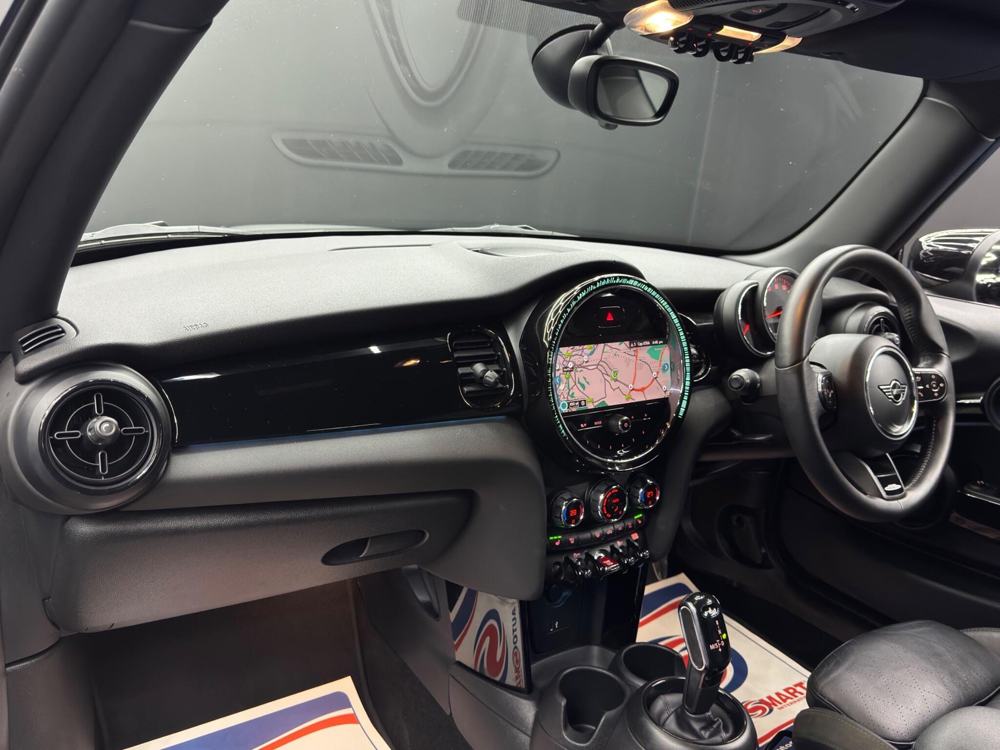 MINI Hatch view 11