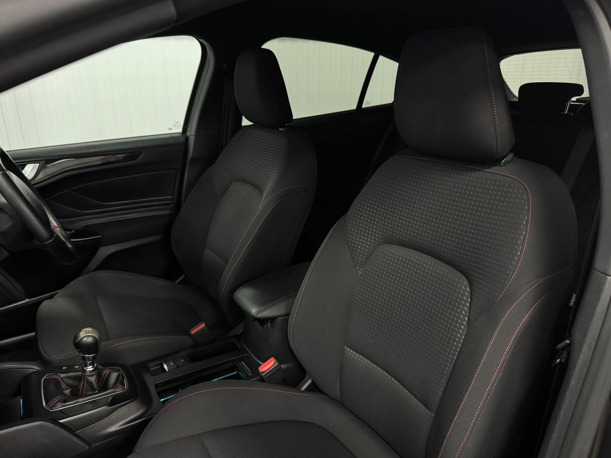 Ford Focus view 41