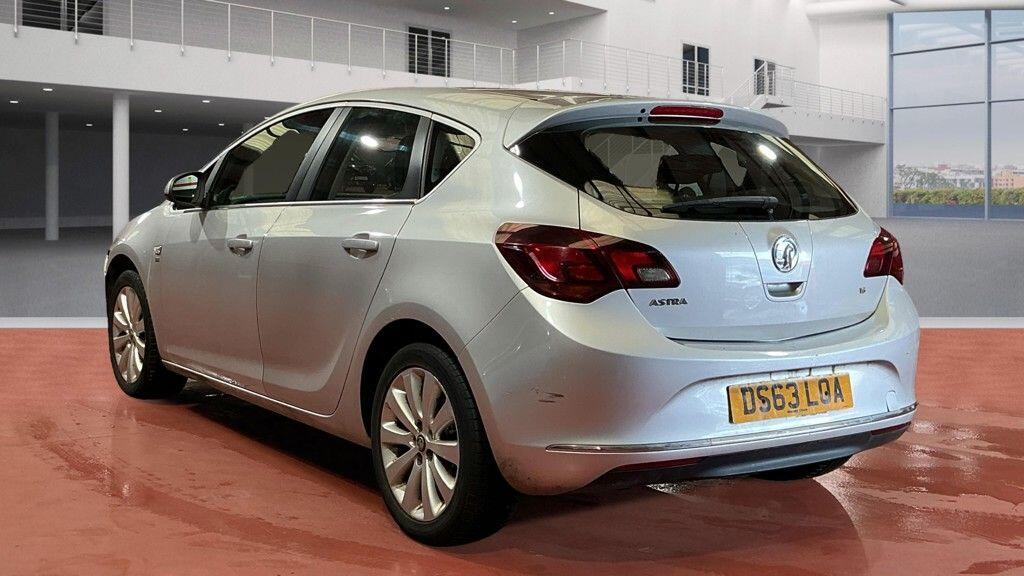 Vauxhall Astra view 3
