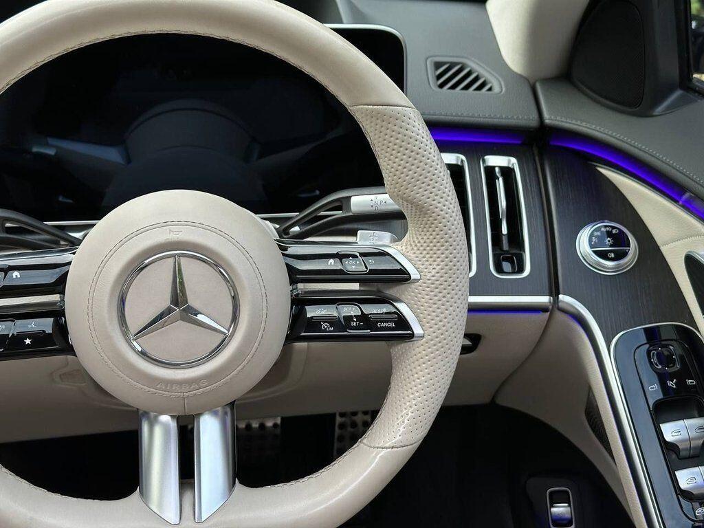 Mercedes-Benz S-Class view 37