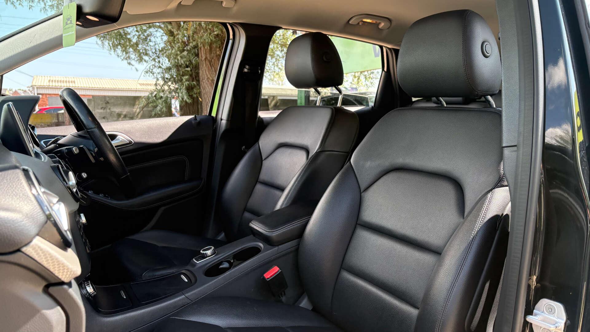 Mercedes-Benz B-Class view 13