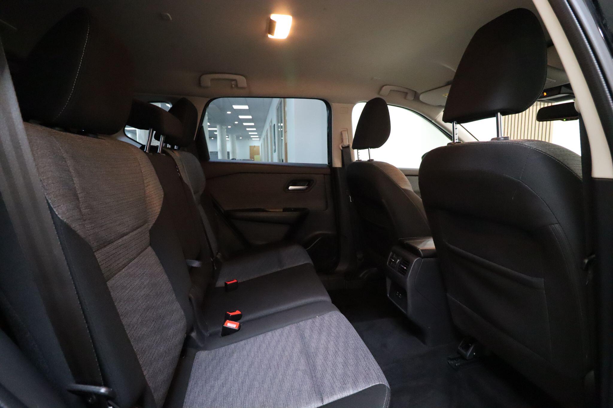 Nissan X-Trail view 13