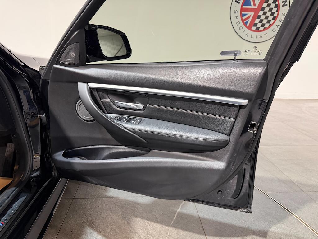 BMW 3 Series view 23