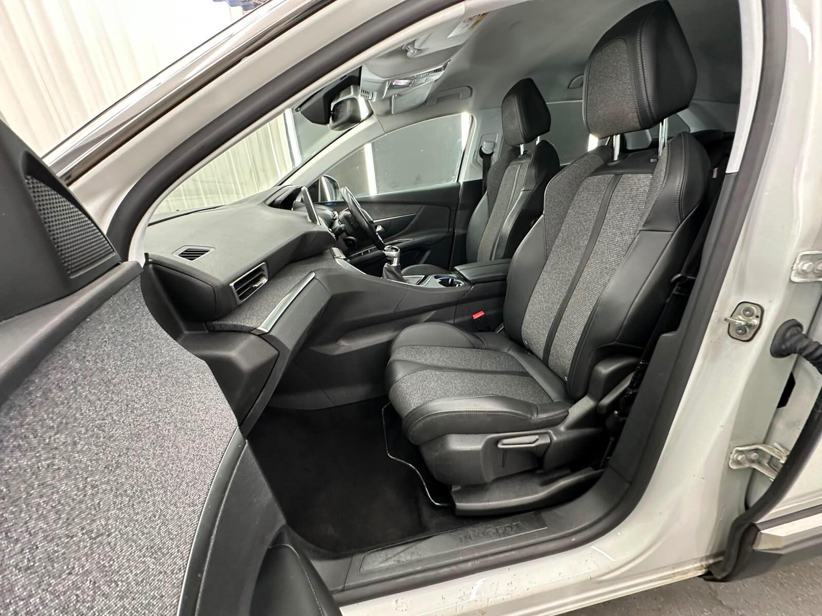 Peugeot 3008 view 25