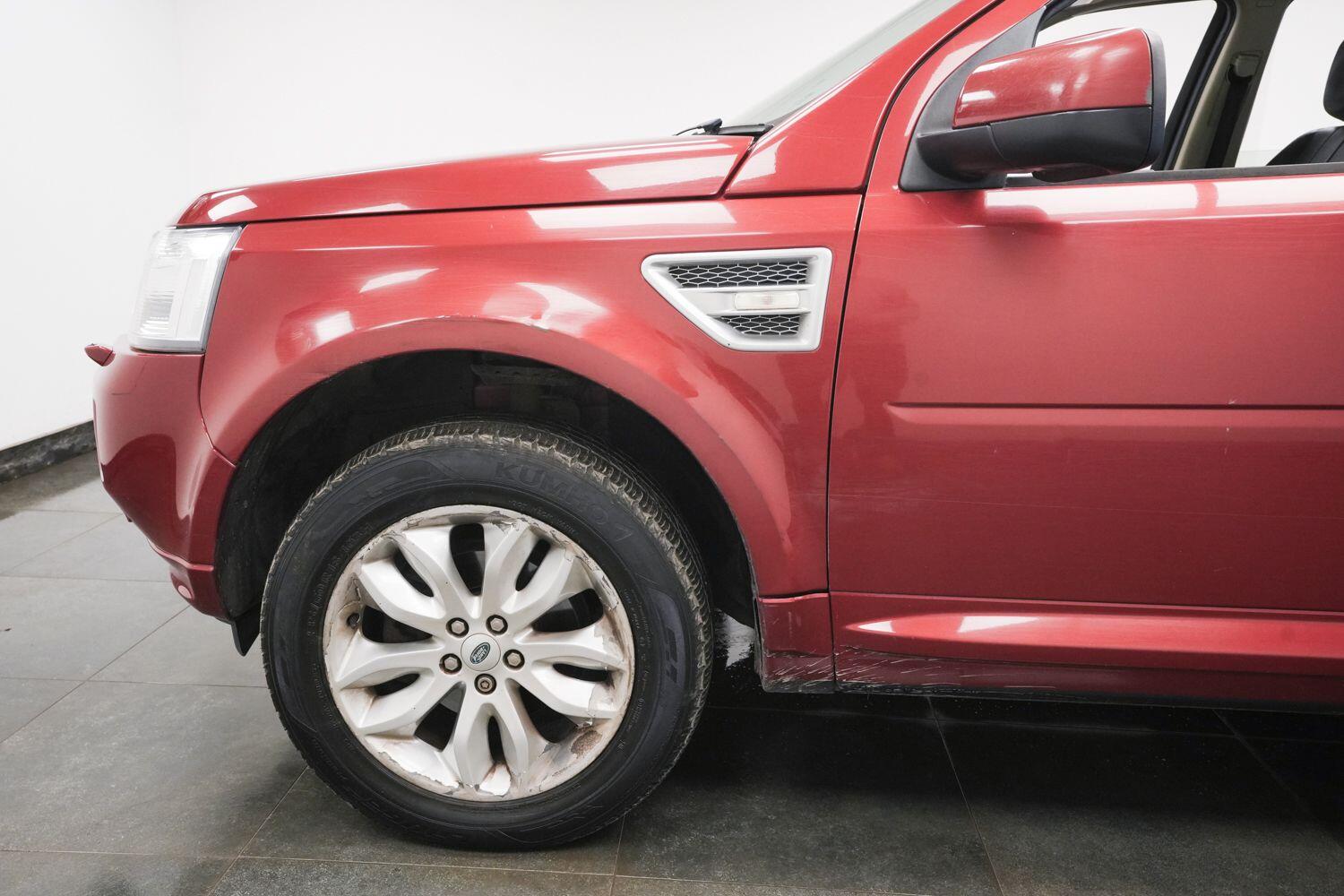 Land Rover Freelander 2 view 5