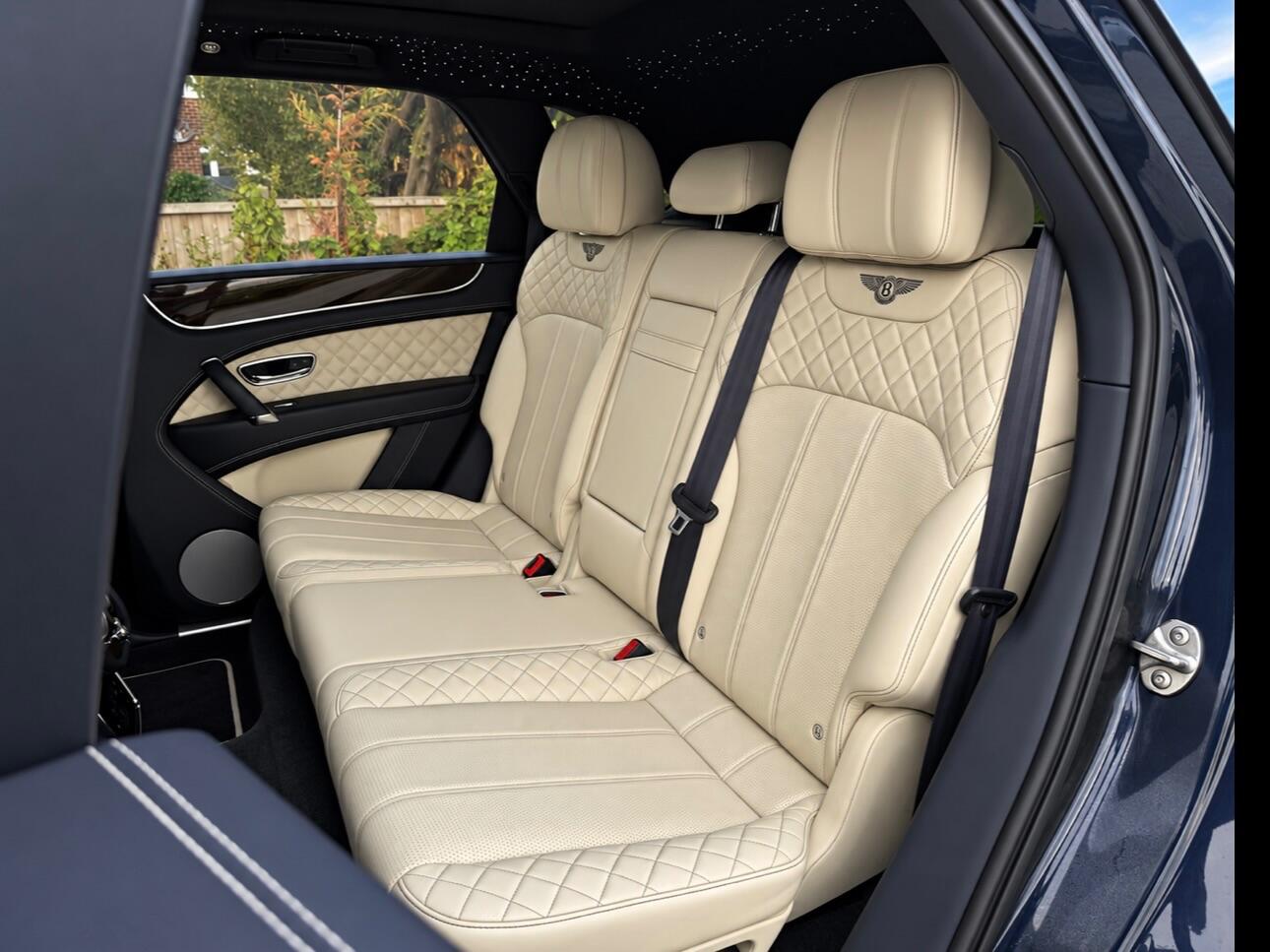 Bentley Bentayga view 34