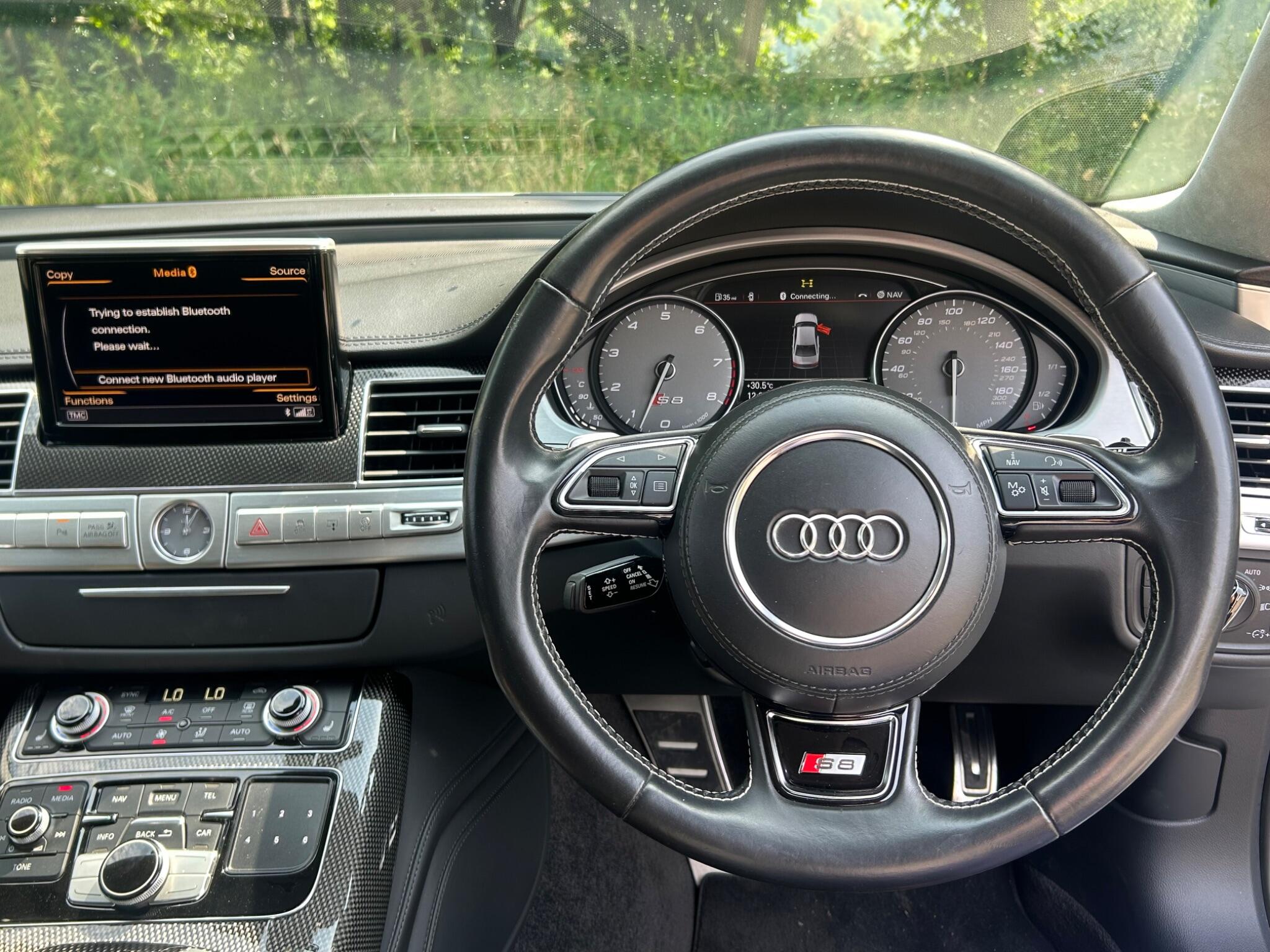 Audi S8 view 44