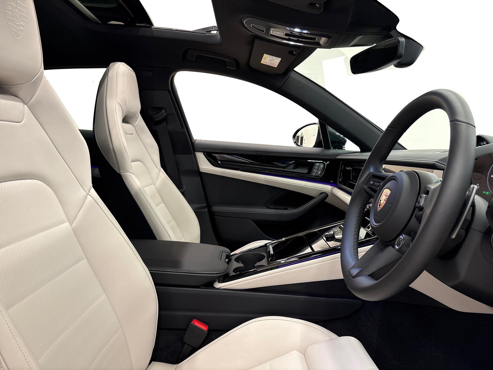Porsche Panamera view 11