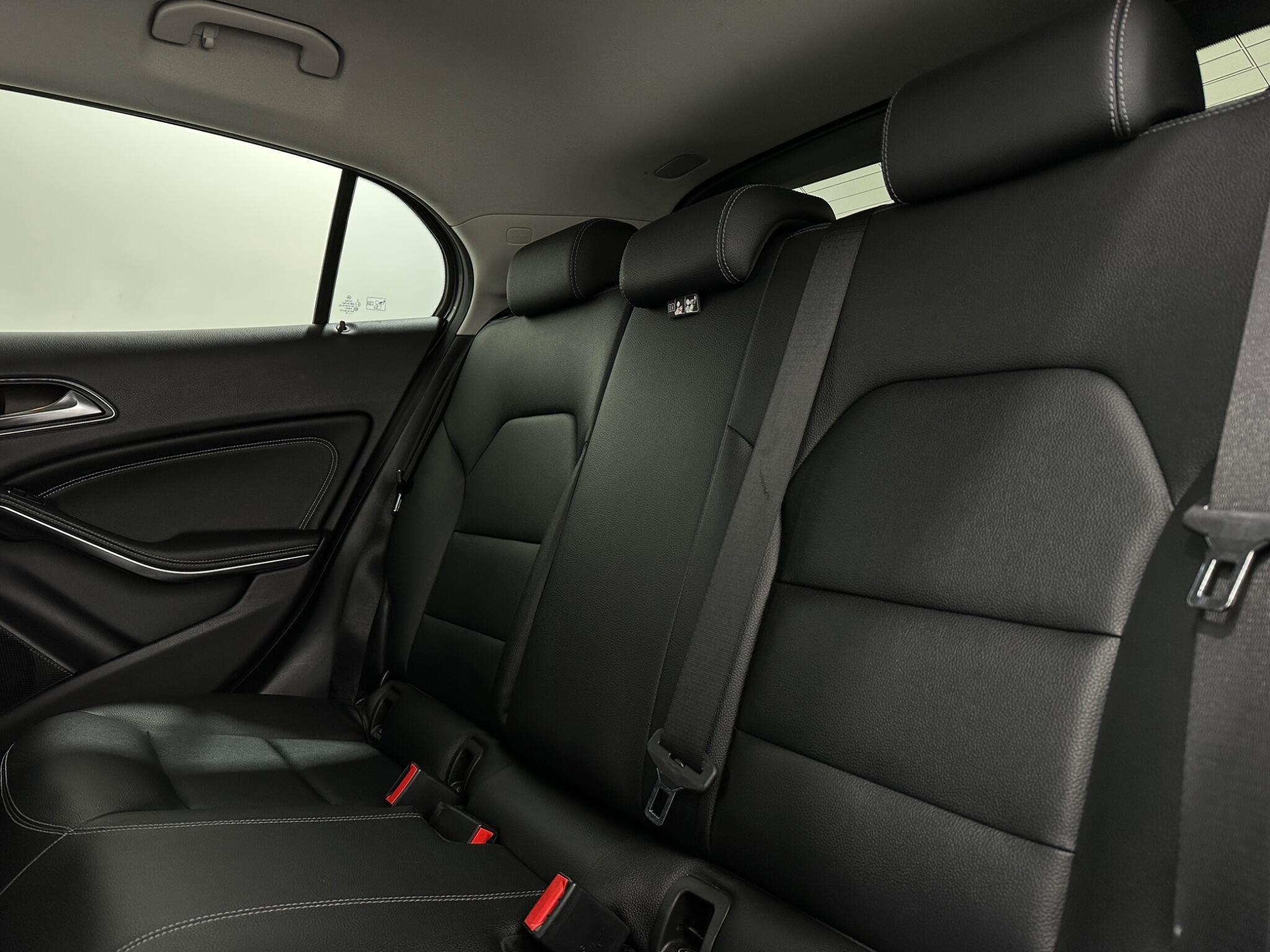 Mercedes-Benz Gla view 40