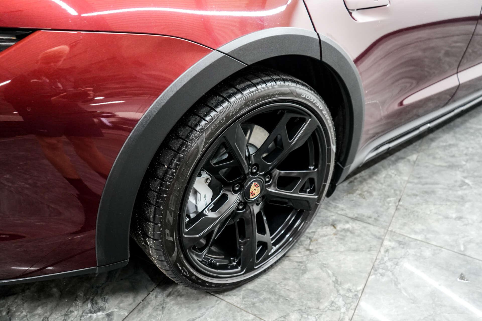 Porsche Taycan view 11