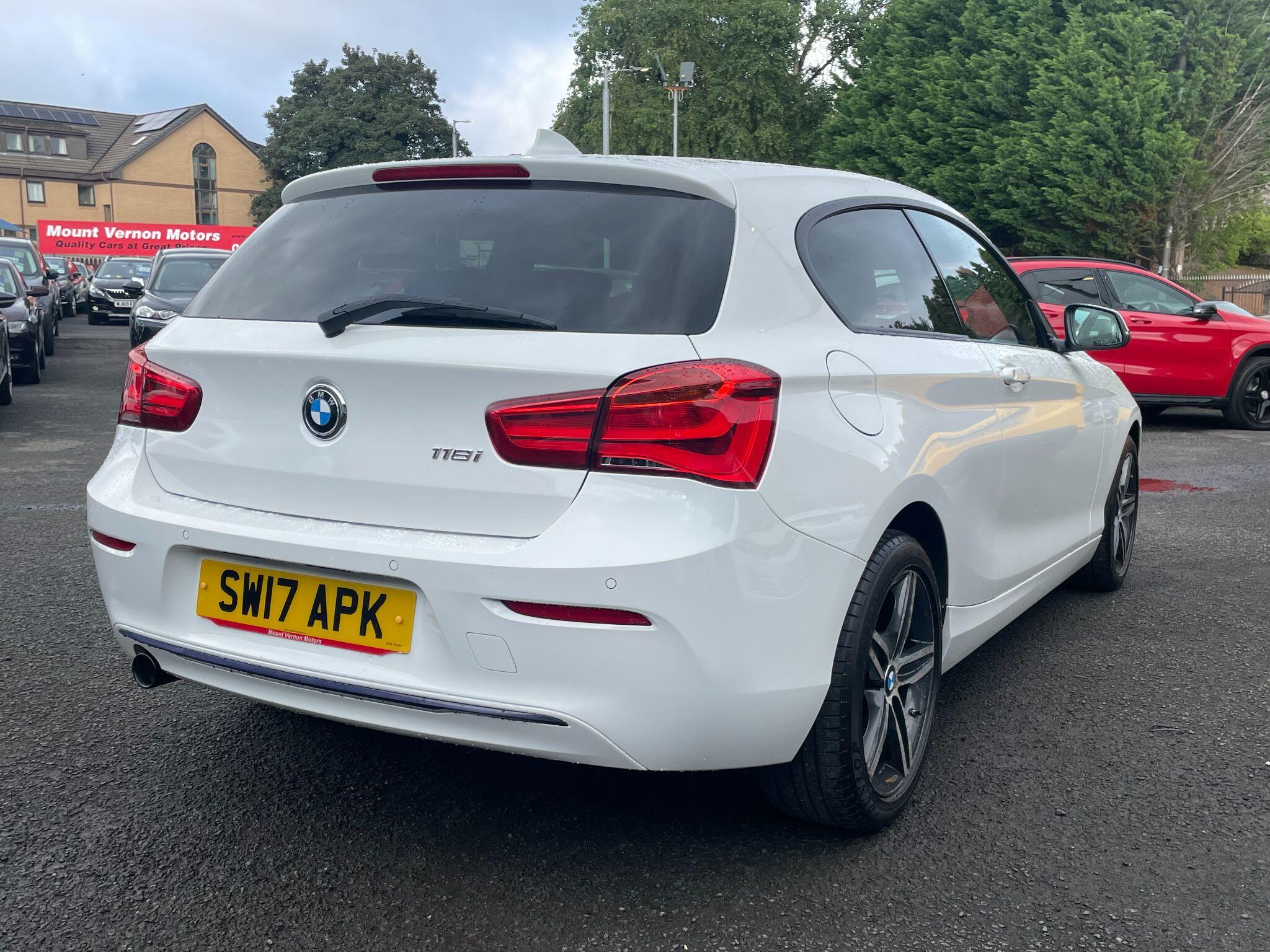 BMW 1 Series view 11