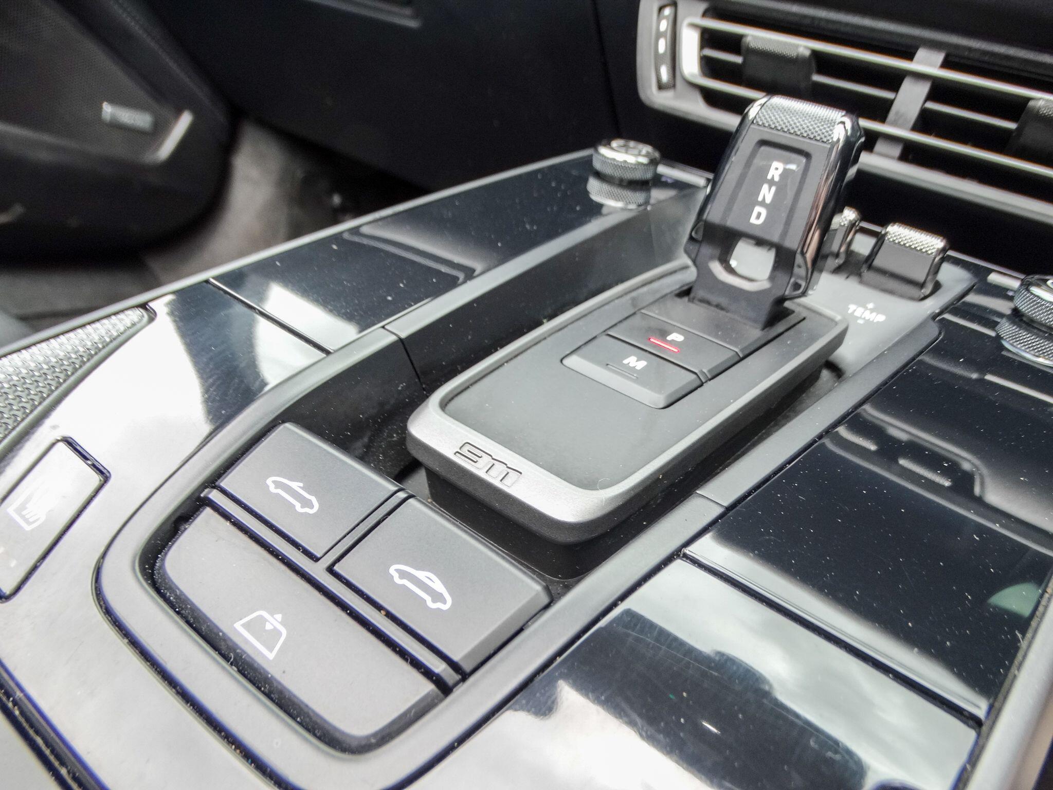 Porsche 911 view 32