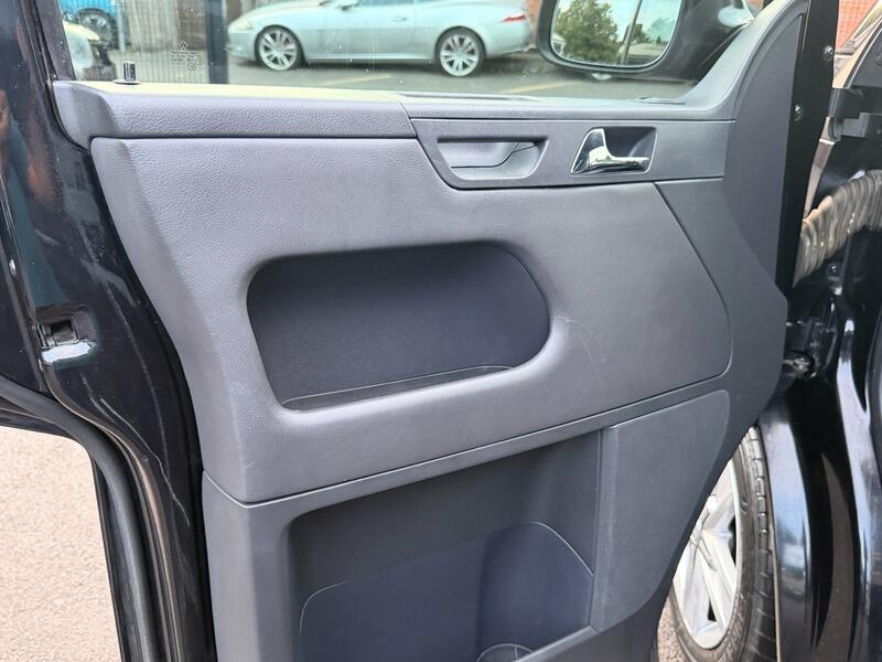 Volkswagen Caravelle view 46