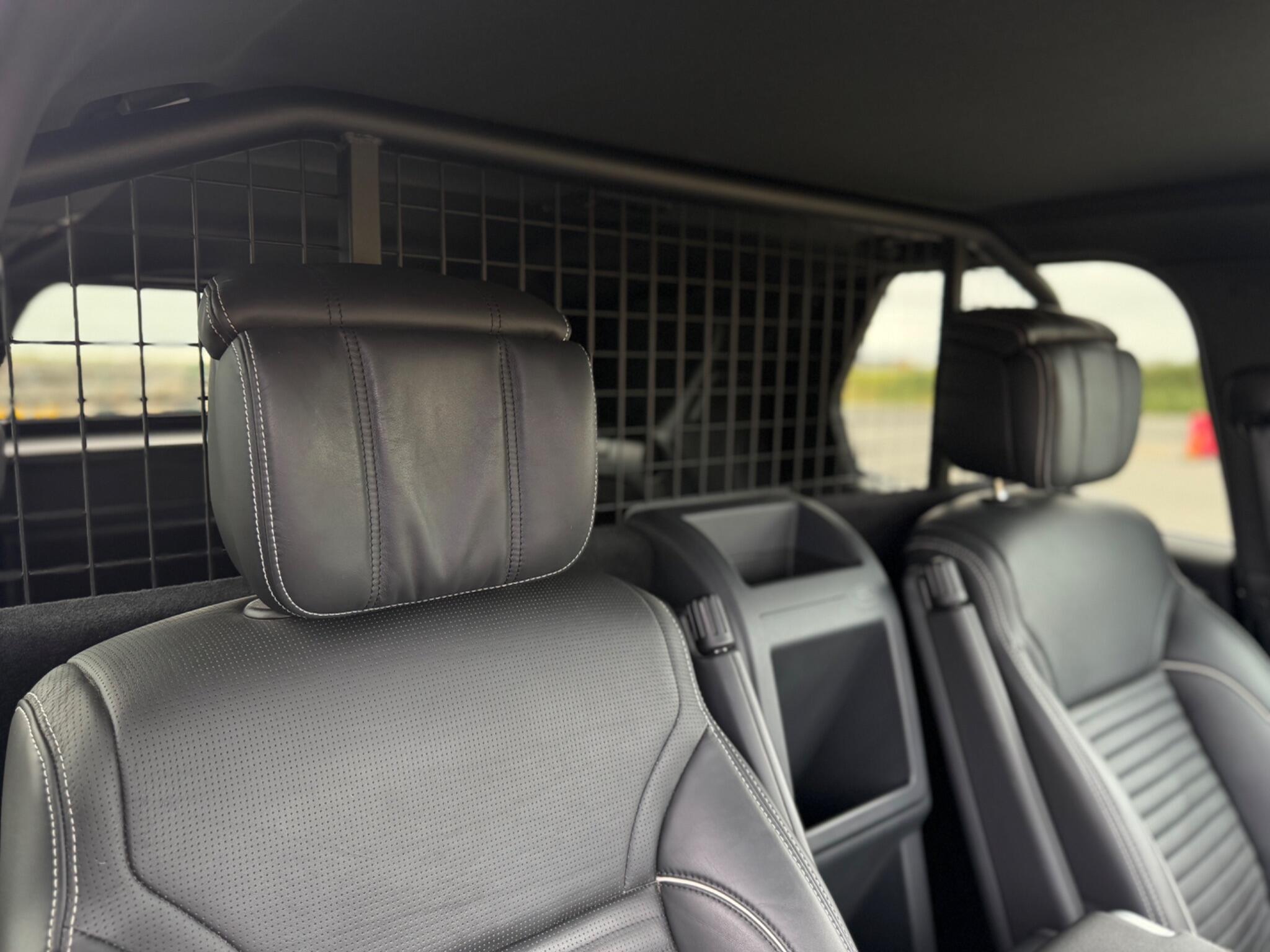 Land Rover Discovery 3 view 16
