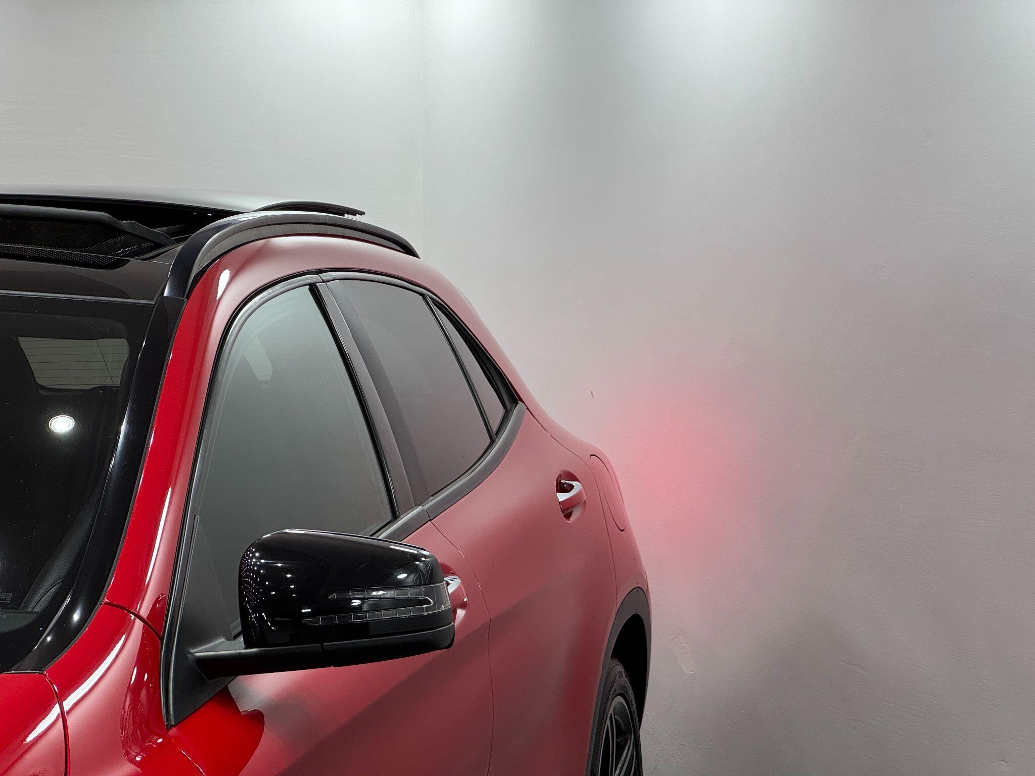 Mercedes-Benz GLA view 11