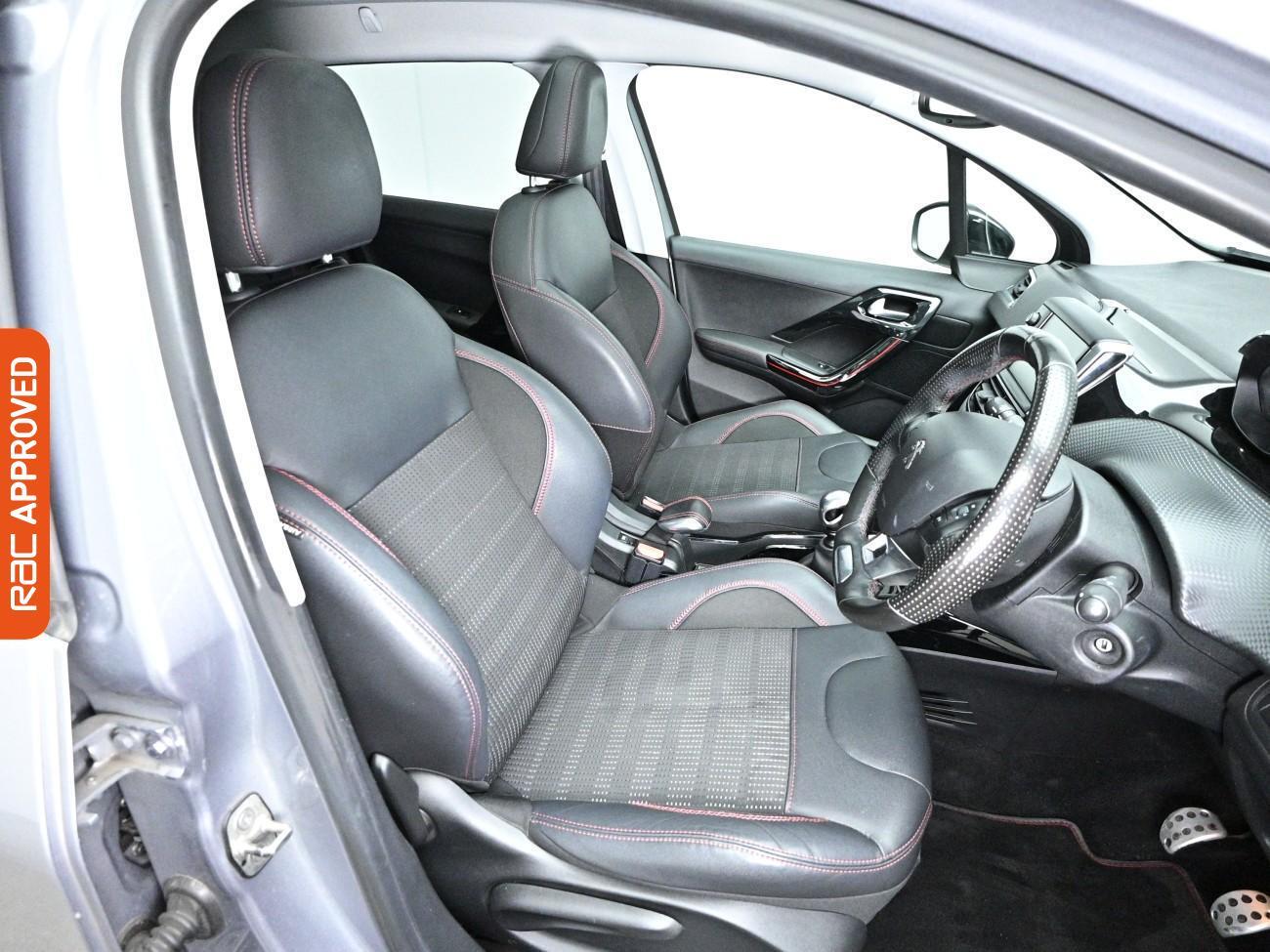 Peugeot 2008 view 11
