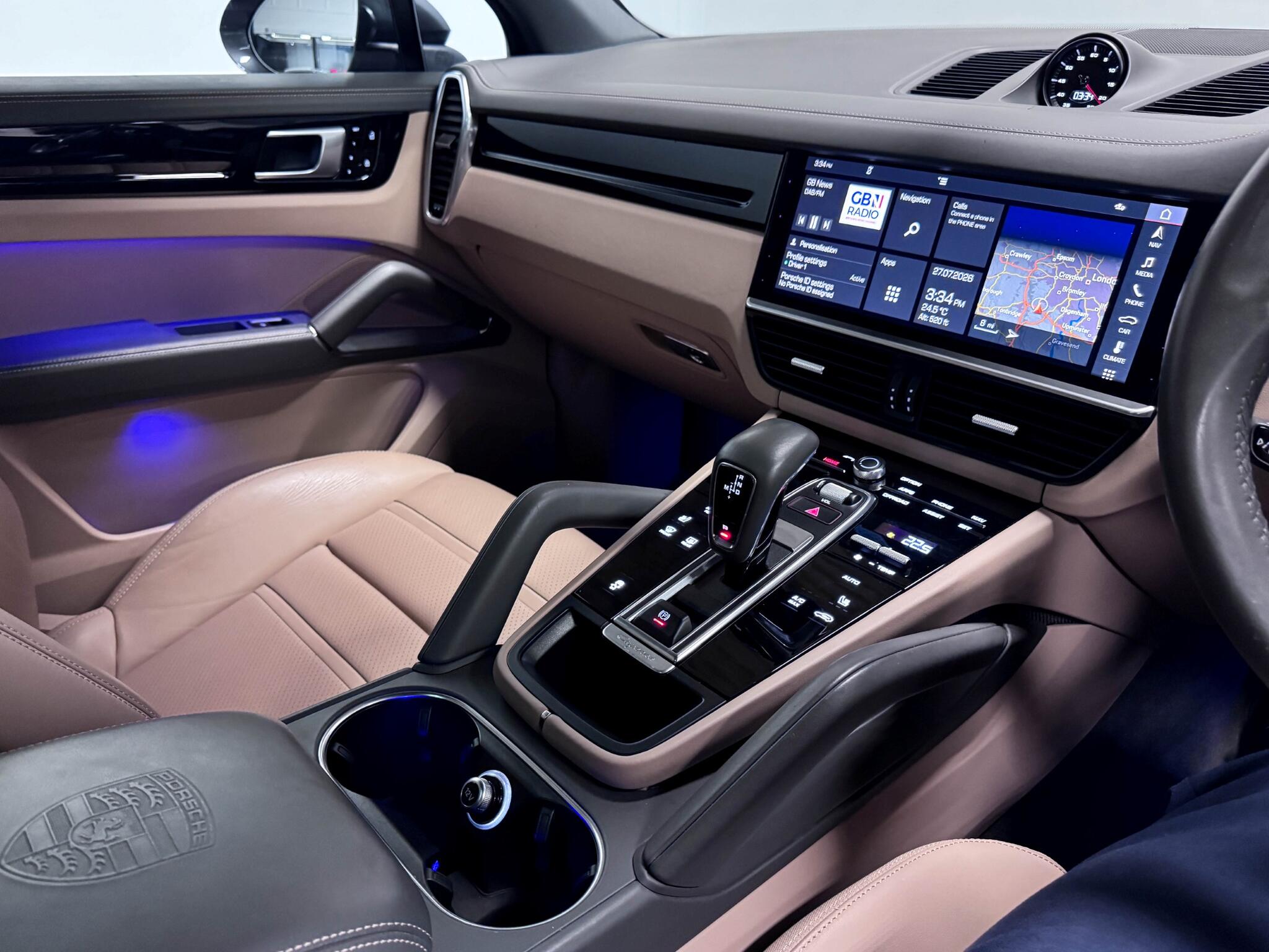 Porsche Cayenne view 45