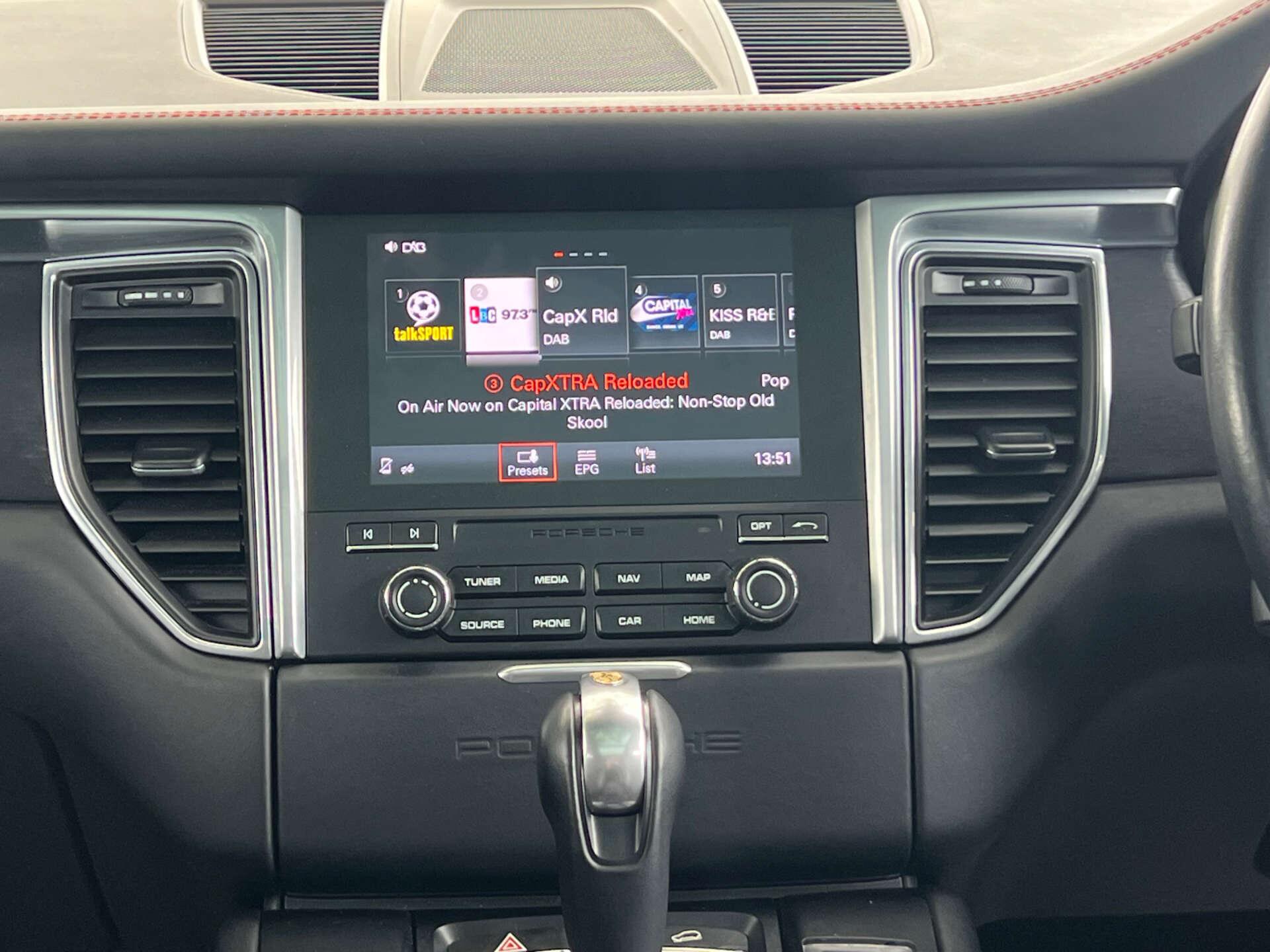 Porsche Macan view 40