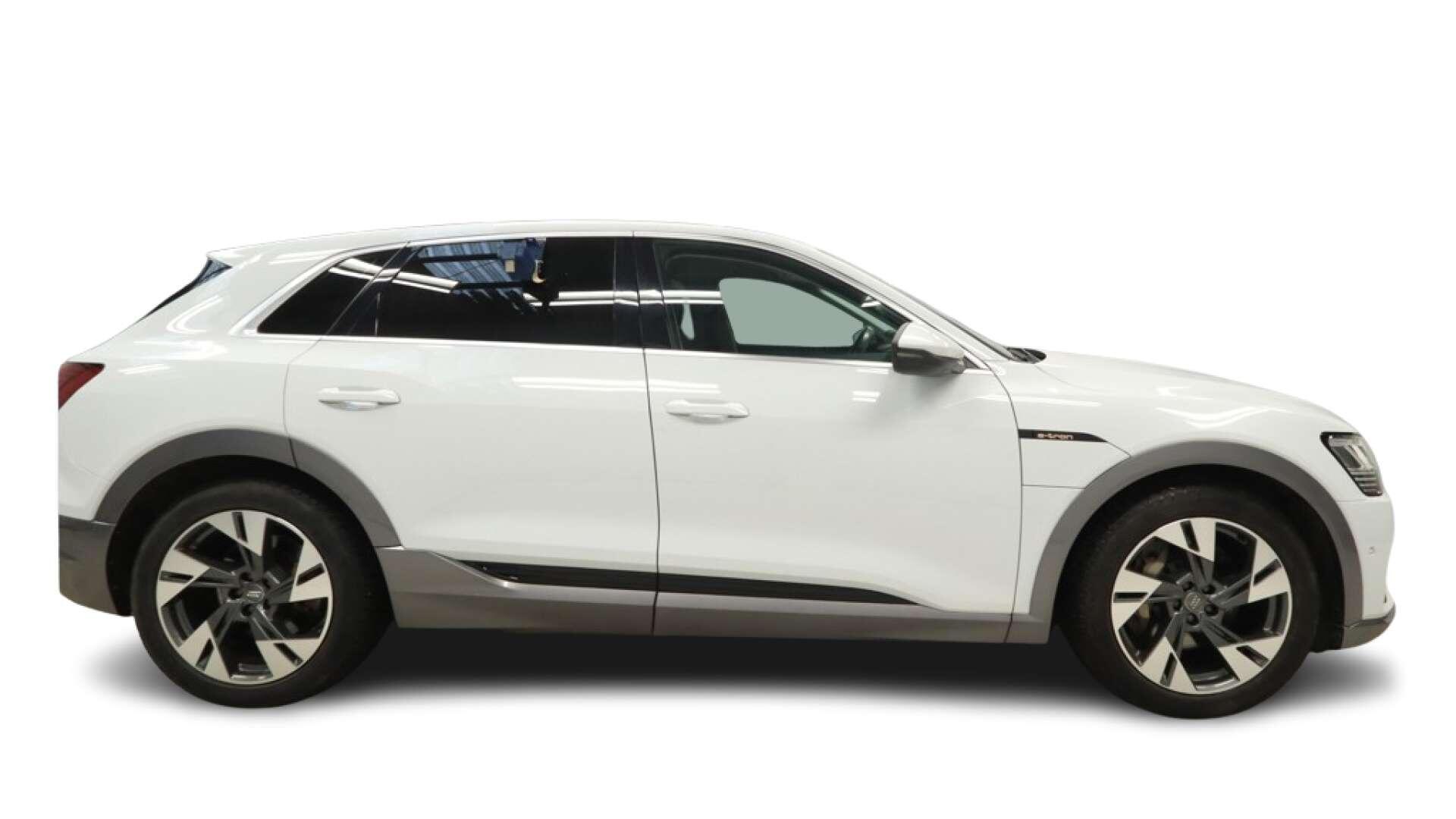 Audi E-Tron view 5
