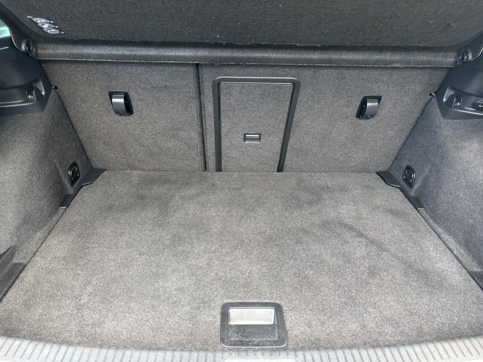 Volkswagen Golf view 37