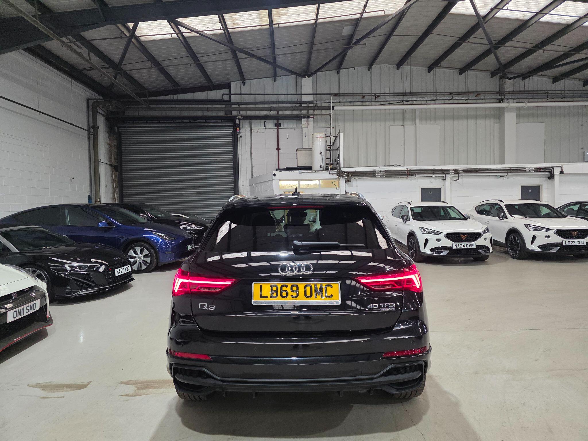 Audi Q3 view 4