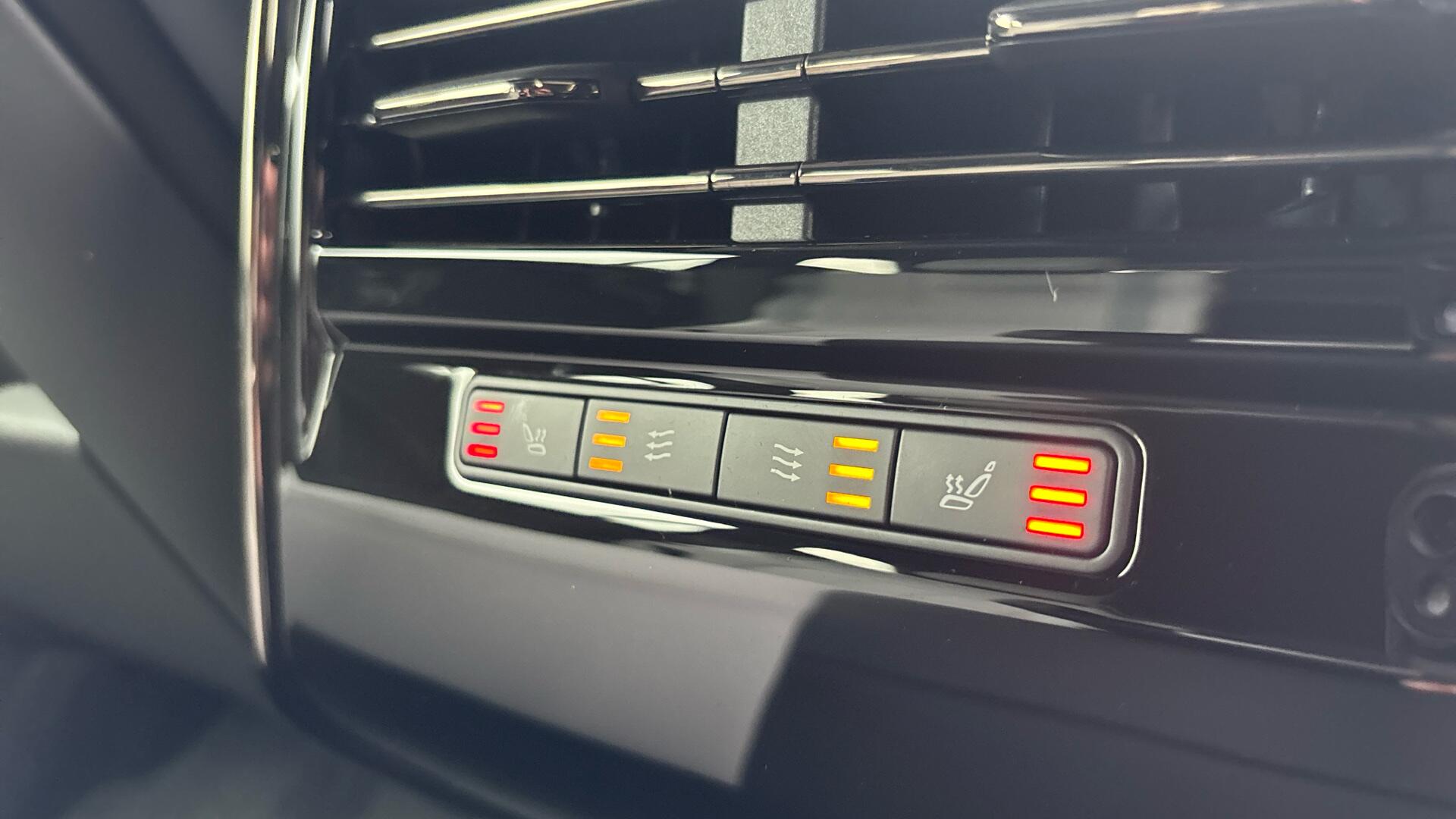 Land Rover Range Rover Sport view 31