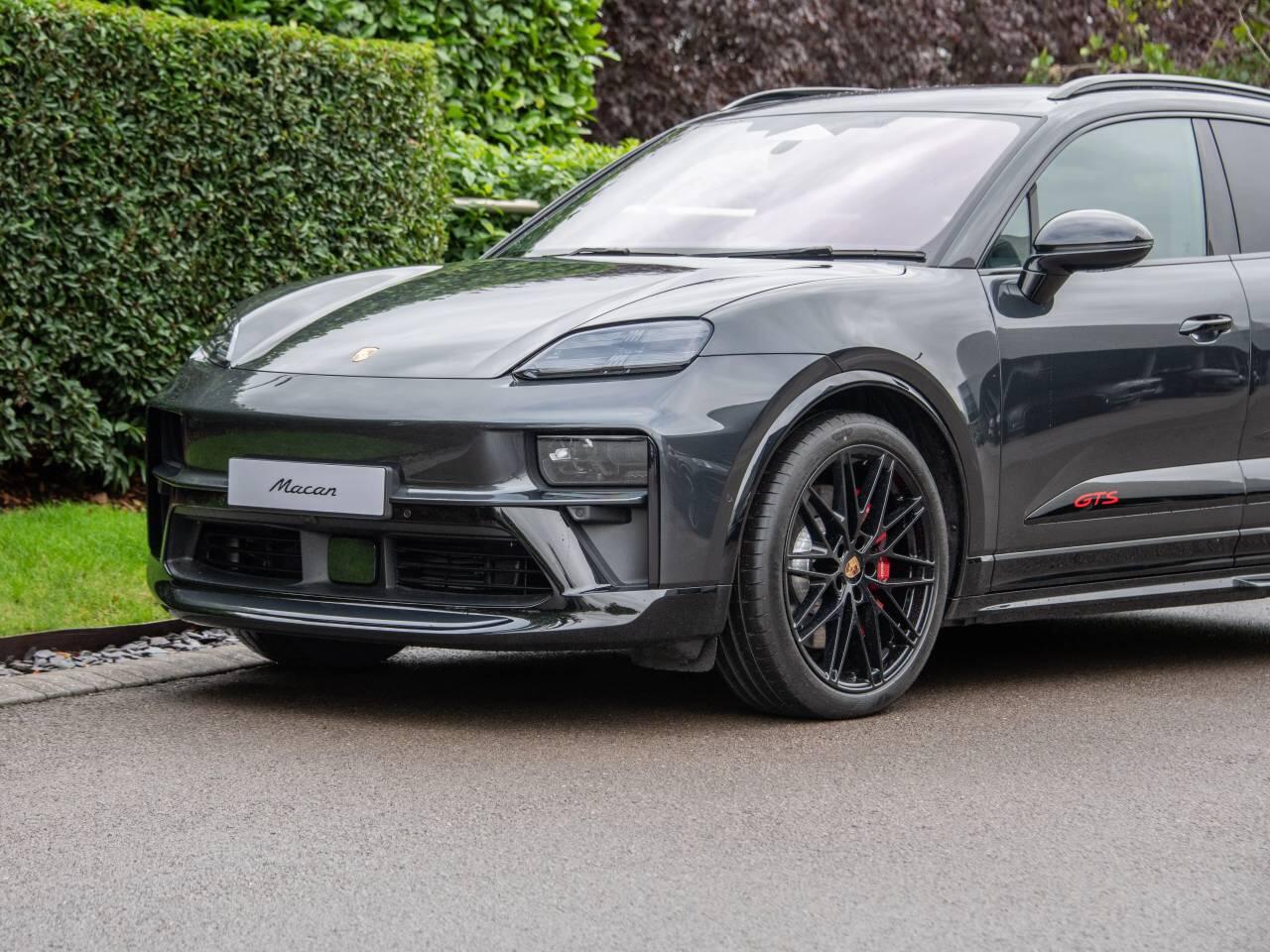Porsche Macan view 9