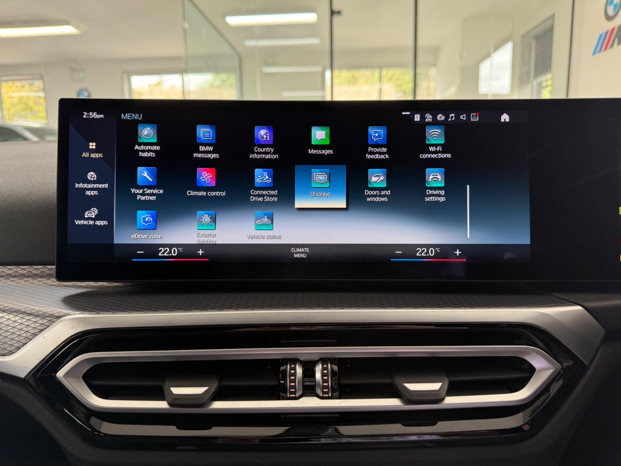 BMW 3 Series view 22