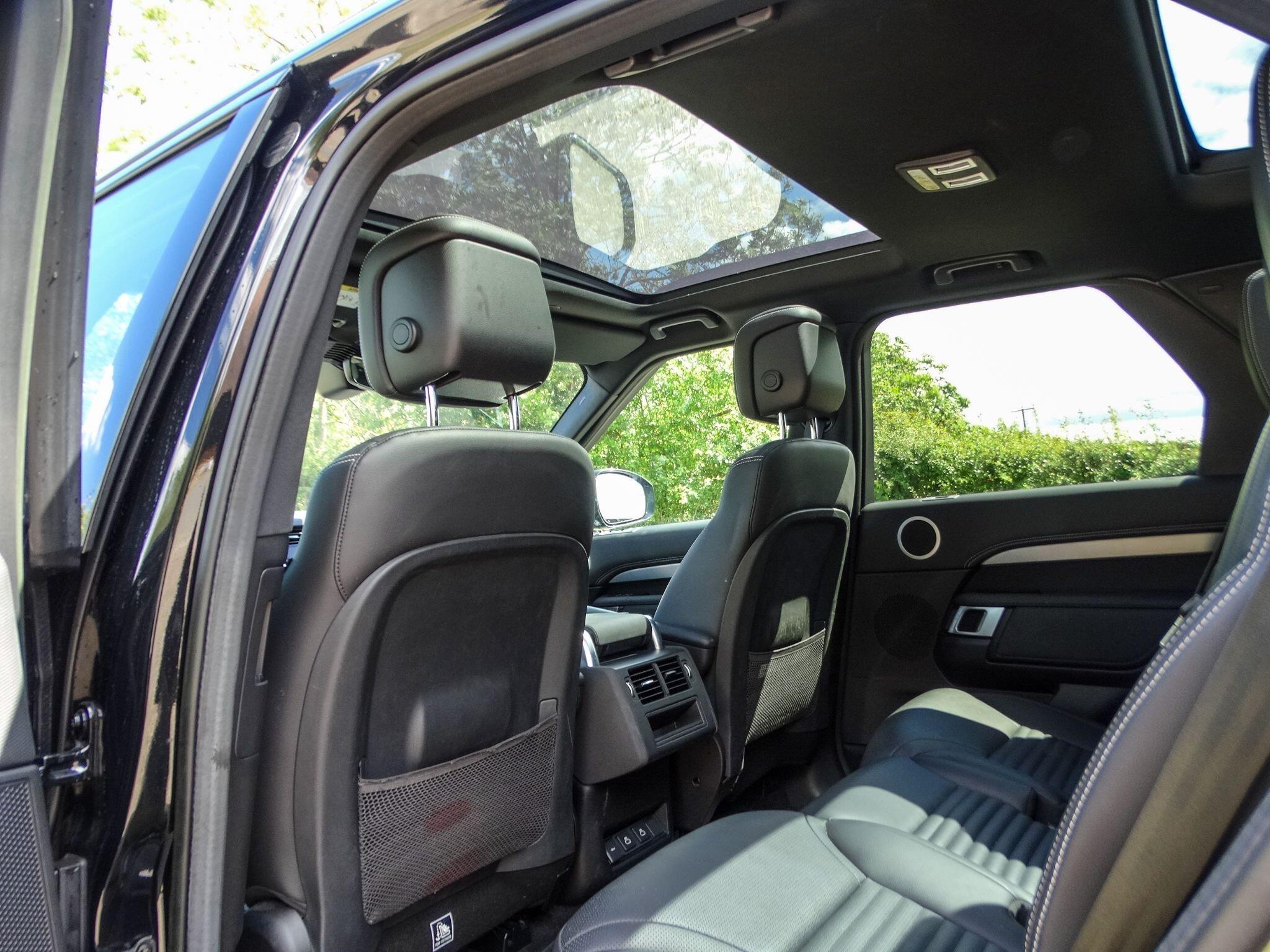 Land Rover Discovery 3 view 16
