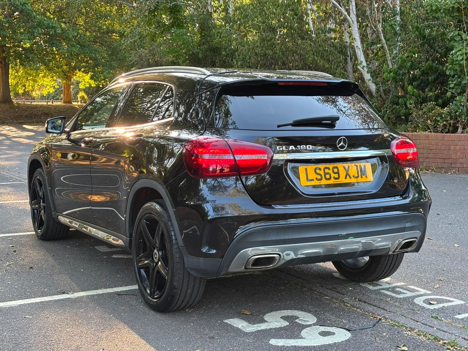 Mercedes-Benz Gla view 6