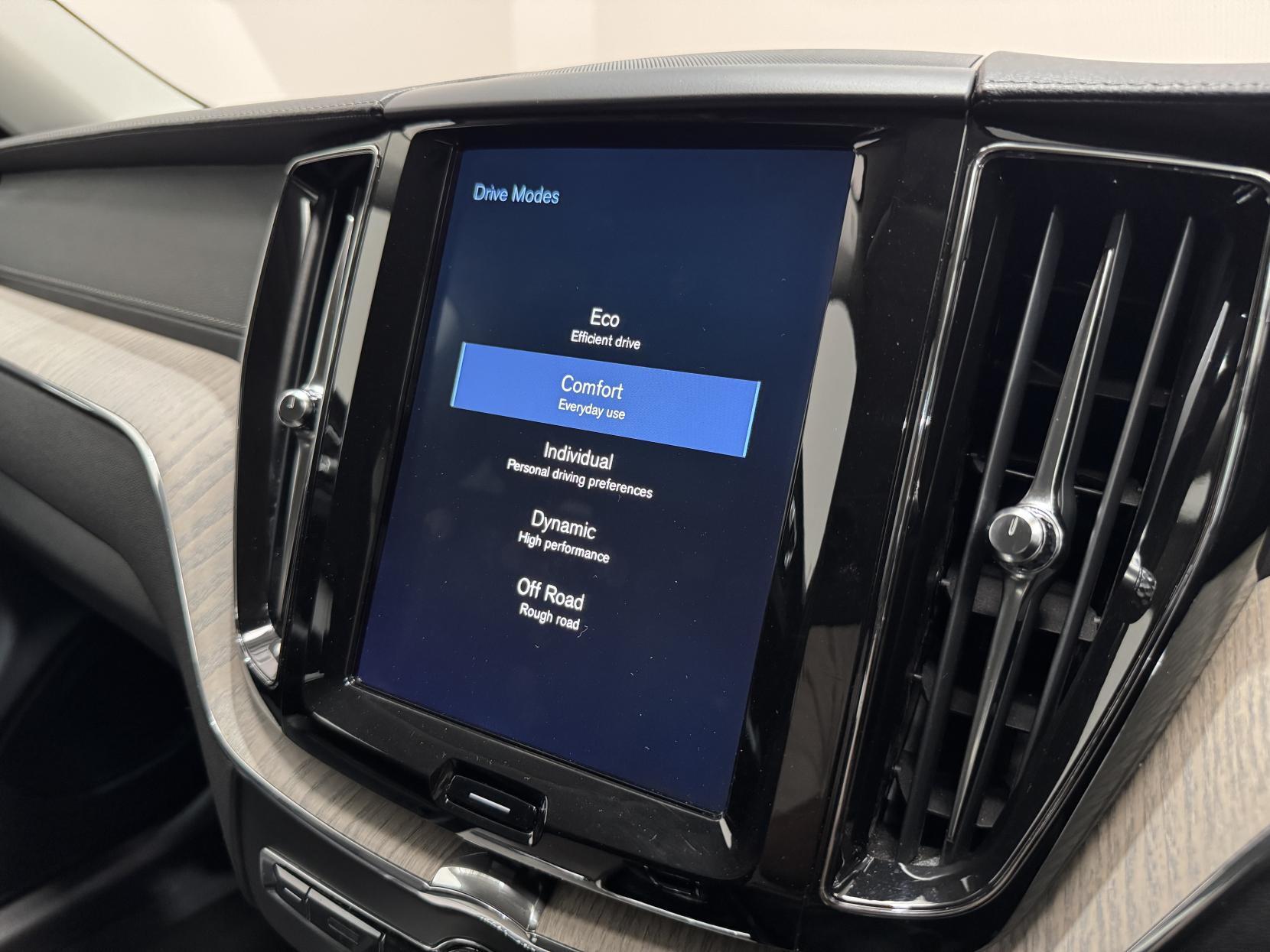 Volvo XC60 view 30