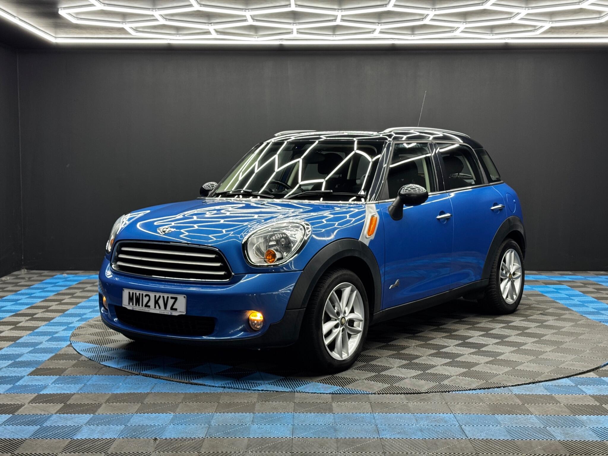 Mini Countryman view 3