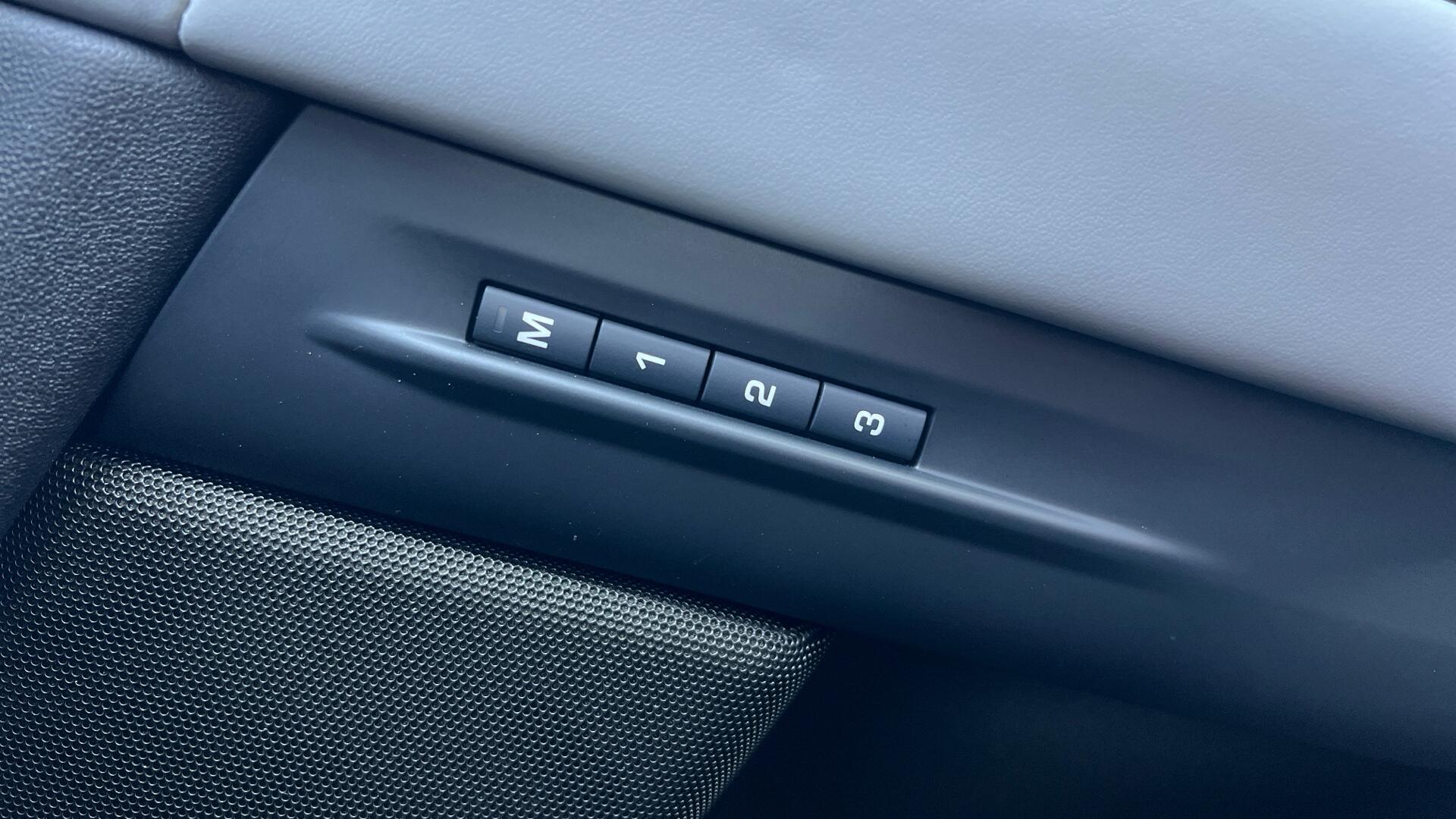 Land Rover Range Rover Evoque view 27