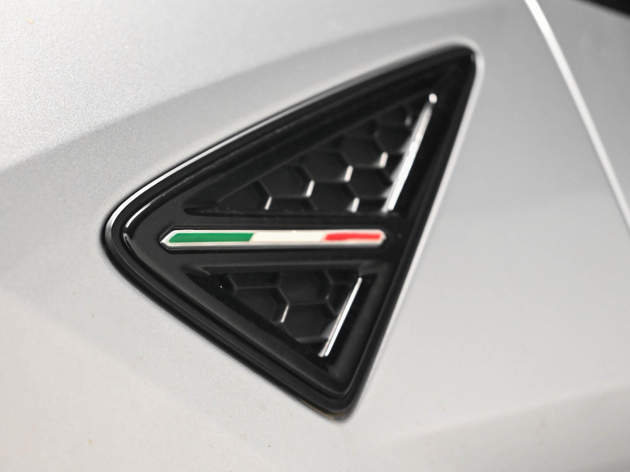 Lamborghini Urus view 38