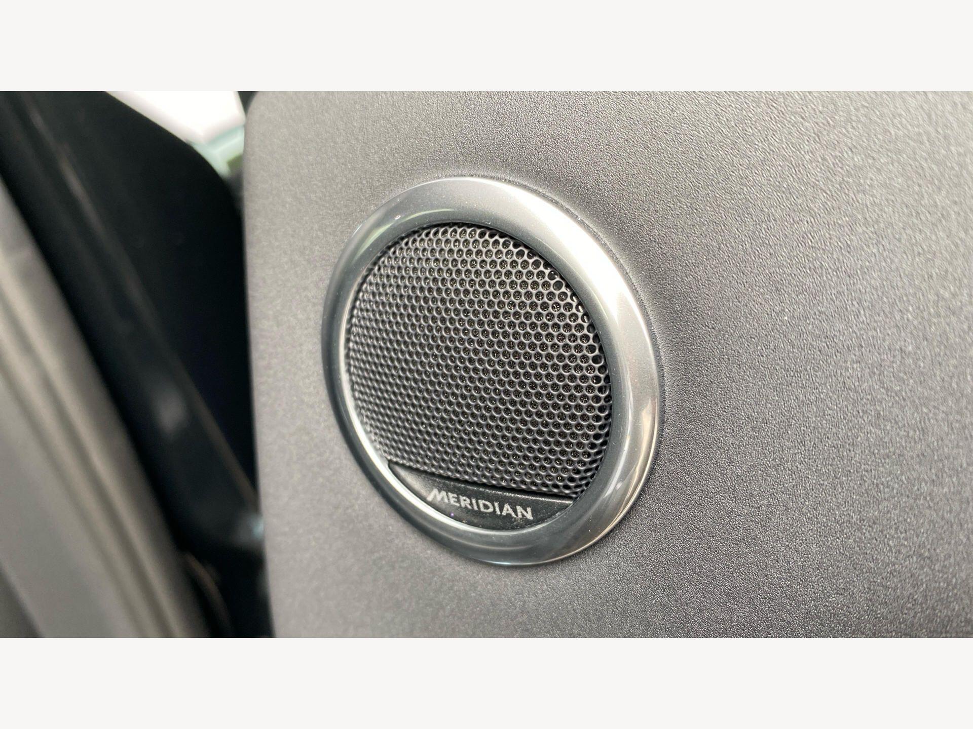 Land Rover Range Rover Evoque view 28