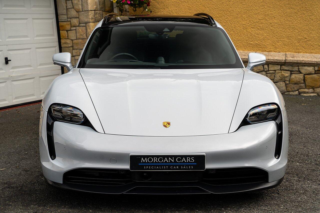 Porsche Taycan view 28