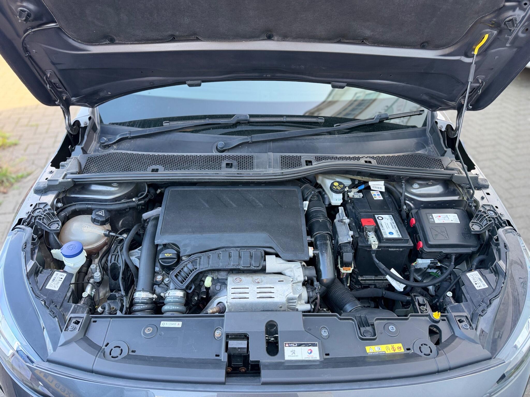 Peugeot 208 view 15