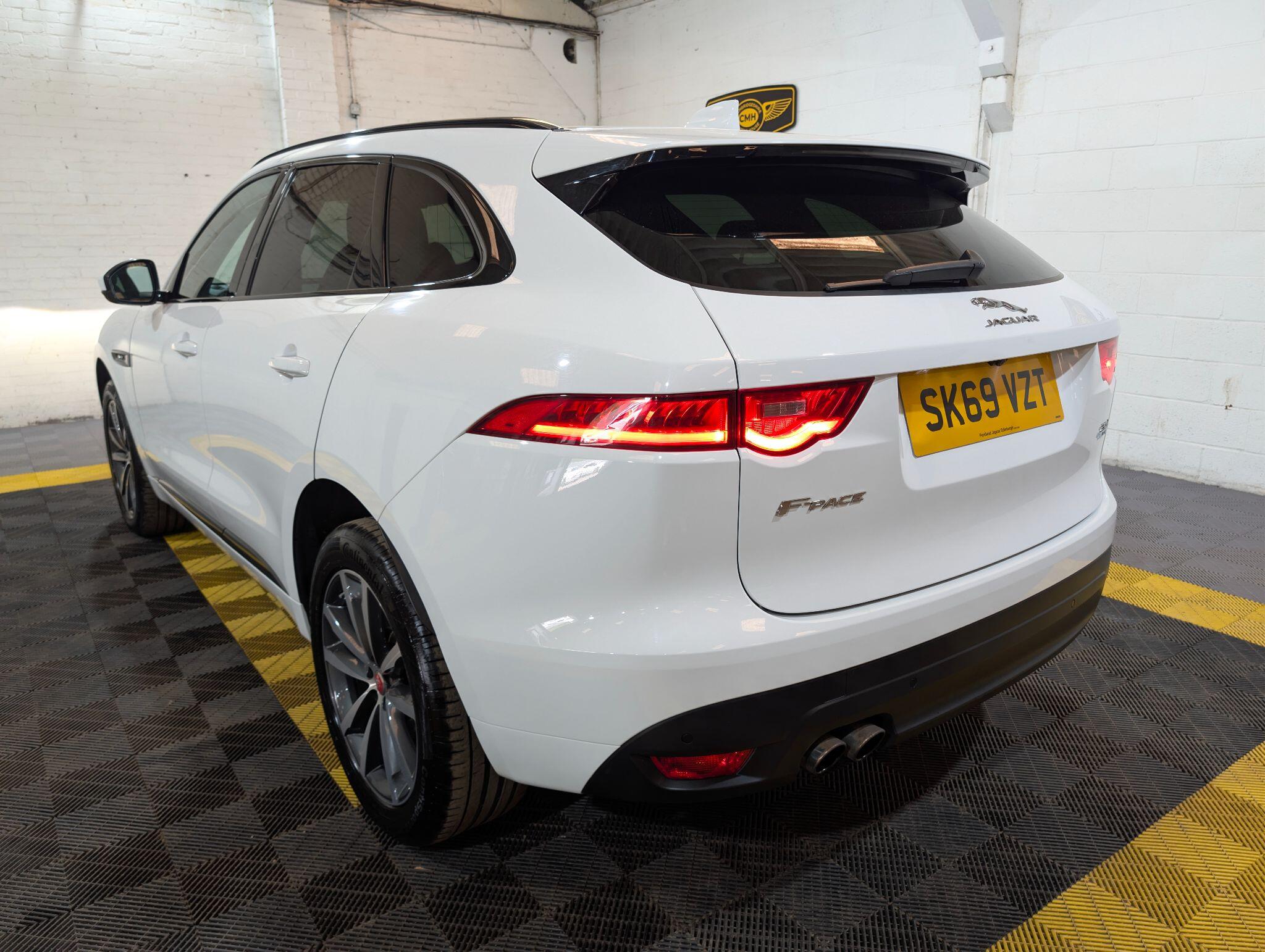 Jaguar F-Pace view 8