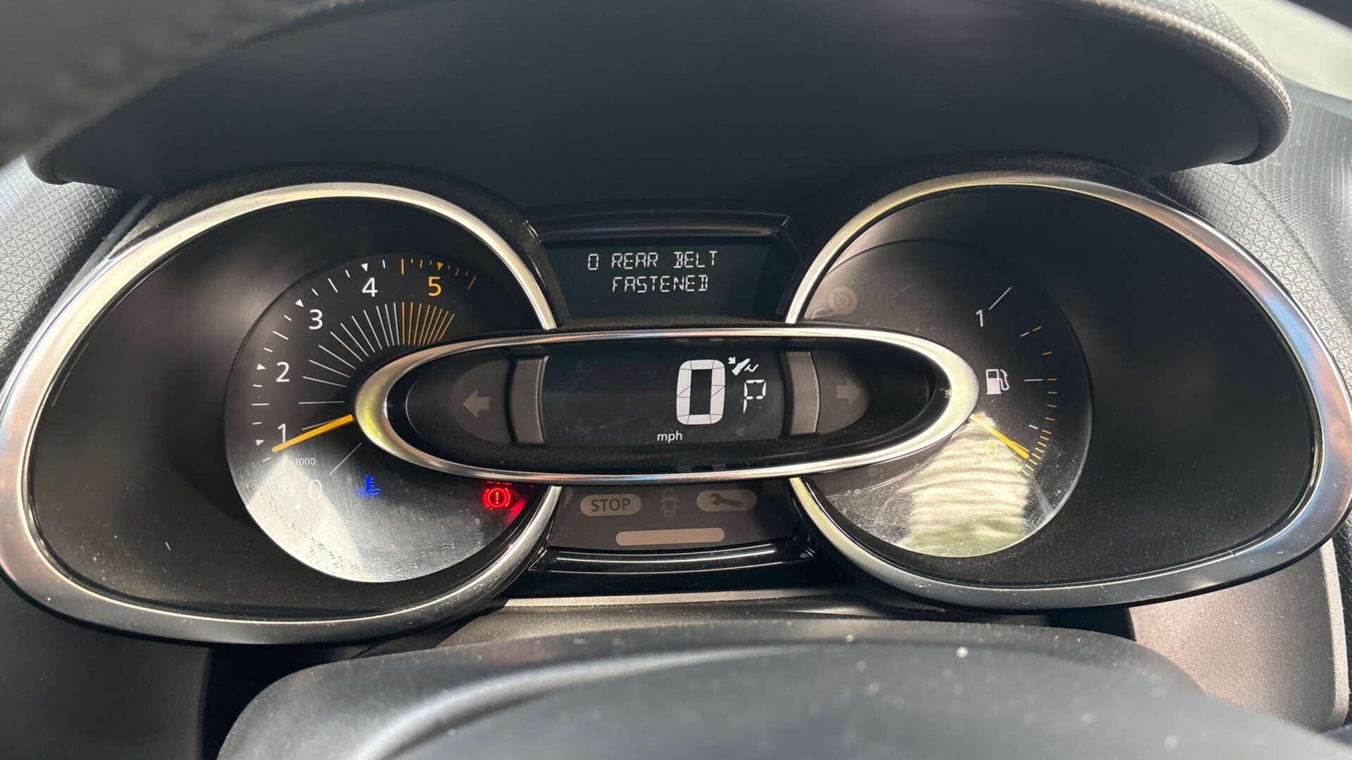 Renault Clio view 15