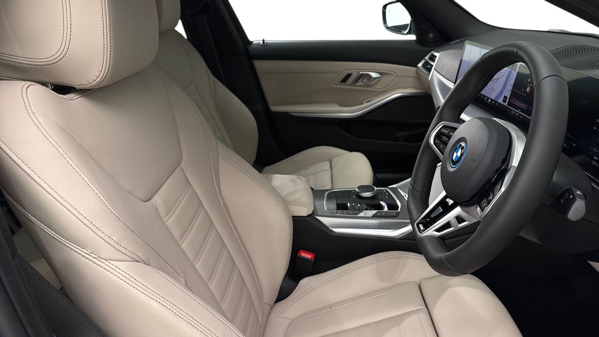 BMW 3 Series view 11