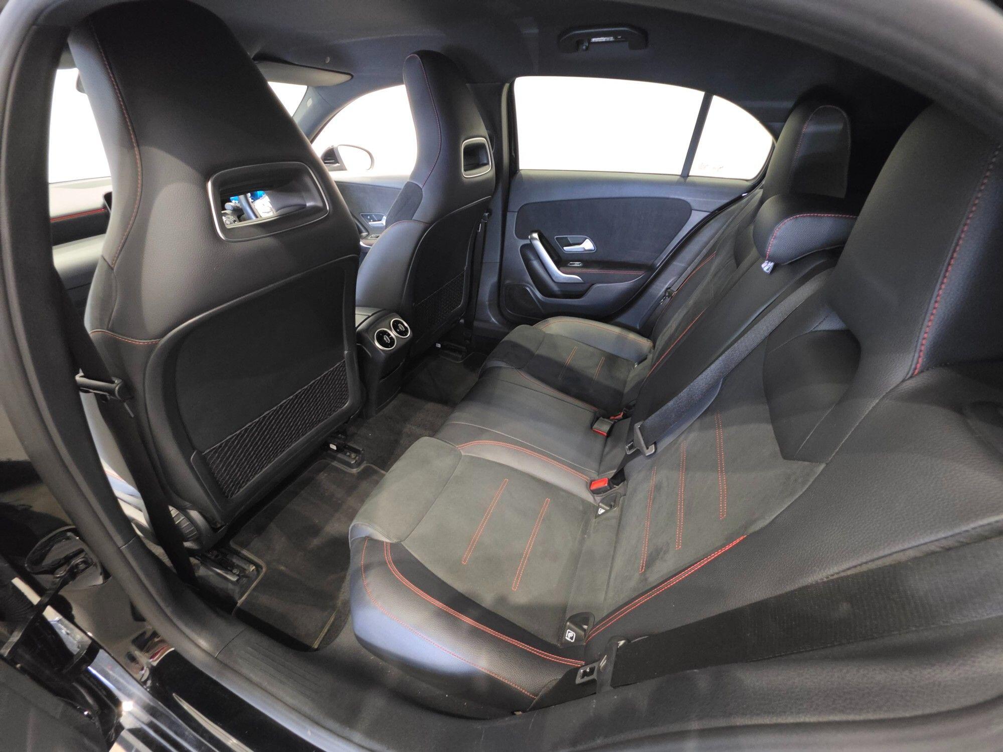 Mercedes-Benz A-Class view 89