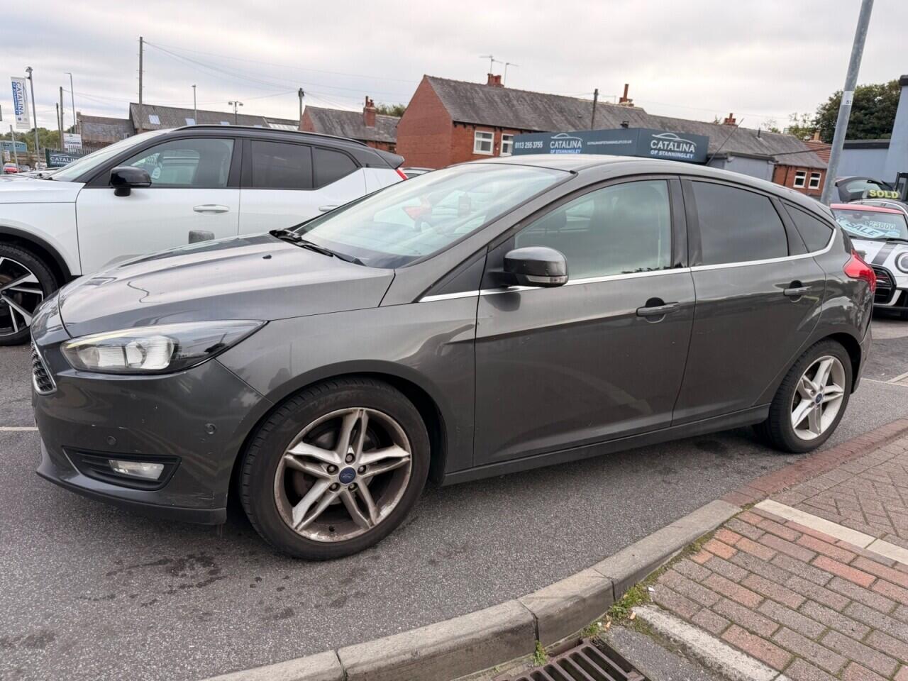 Ford Focus view 5